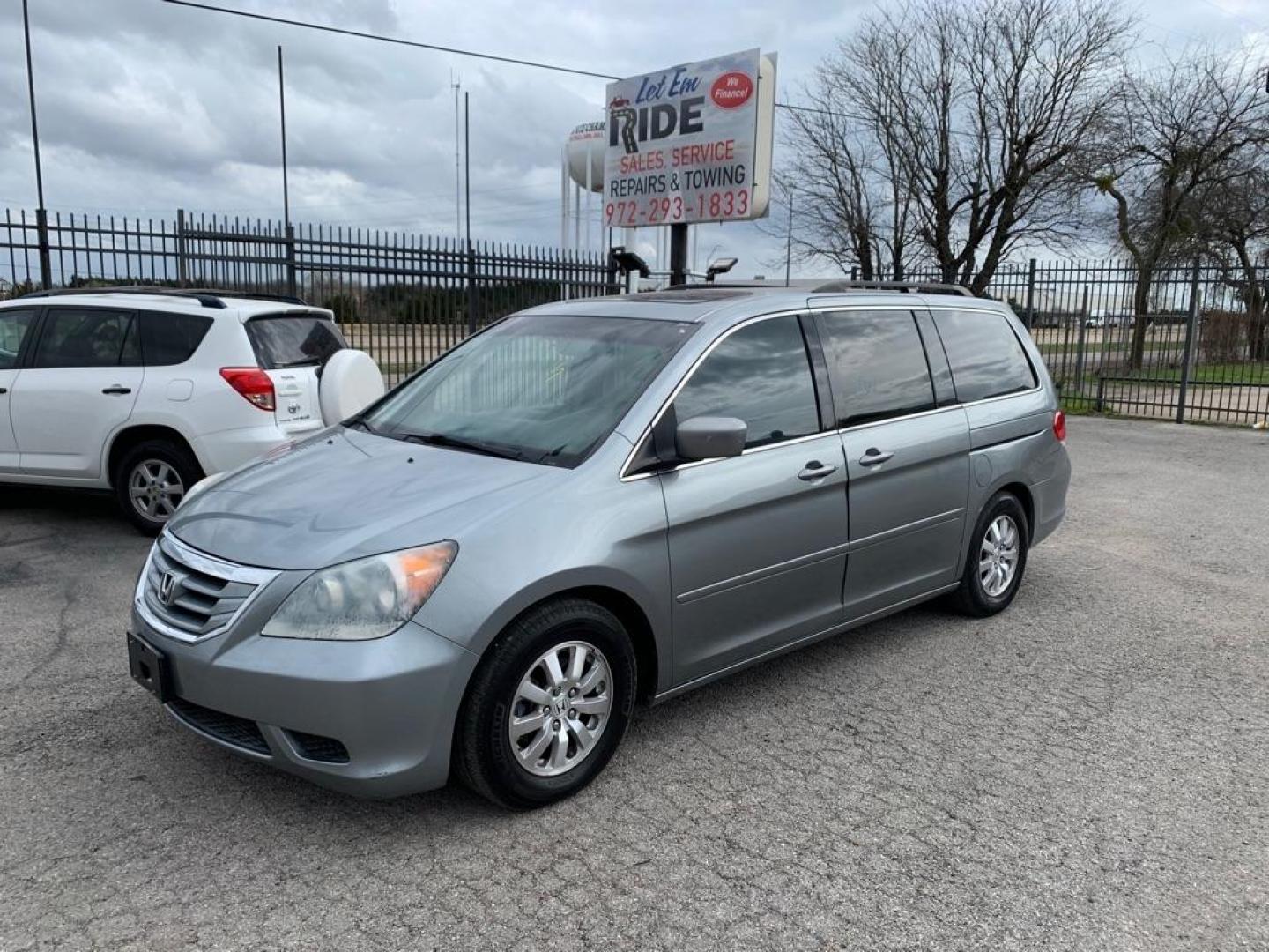 2010 SILVER HONDA ODYSSEY EXL (5FNRL3H65AB) with an 3.5L engine, Automatic transmission, located at 1507 S Hwy 67, Cedar Hill, TX, 75104, (972) 293-1833, 32.556370, -96.973297 - Photo#0