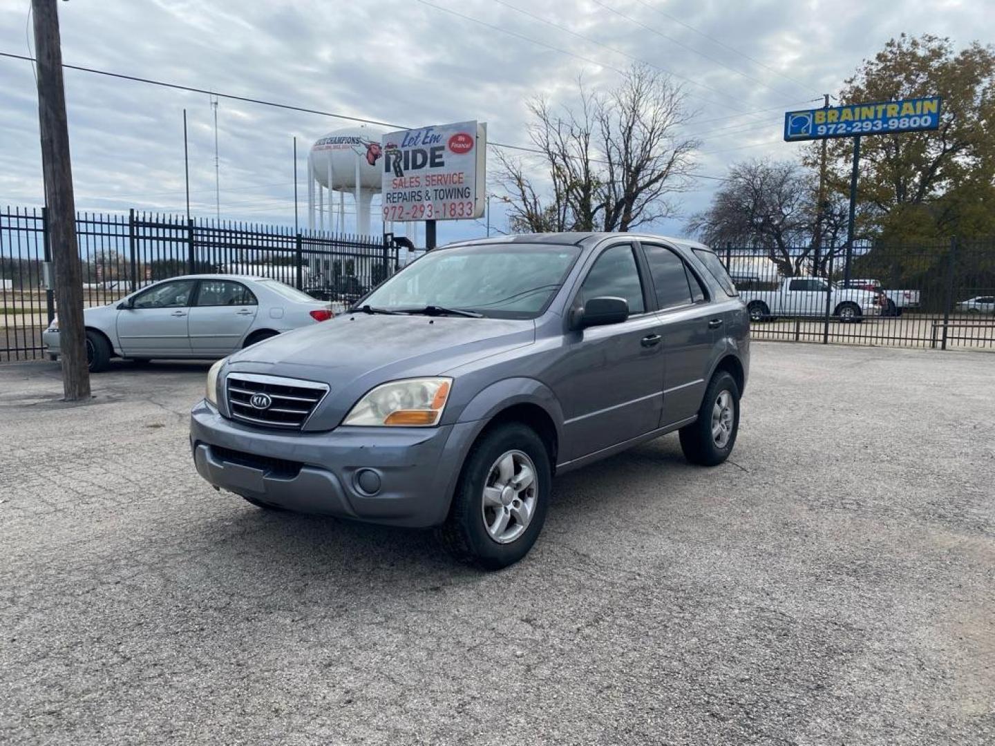 2008 GRAY KIA SORENTO EX (KNDJD735485) with an 3.3L engine, Automatic transmission, located at 1507 S Hwy 67, Cedar Hill, TX, 75104, (972) 293-1833, 32.556370, -96.973297 - Photo#0