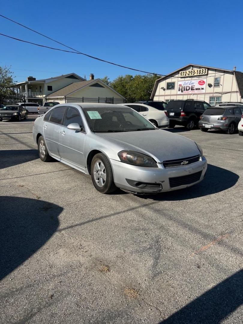 2010 SILVER CHEVROLET IMPALA LT (2G1WB5EK8A1) with an 3.5L engine, Automatic transmission, located at 1507 S Hwy 67, Cedar Hill, TX, 75104, (972) 293-1833, 32.556370, -96.973297 - Photo#0