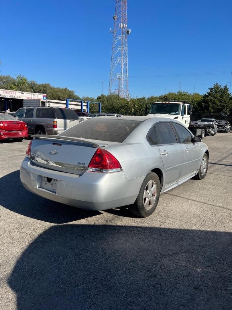 2010 SILVER CHEVROLET IMPALA LT (2G1WB5EK8A1) with an 3.5L engine, Automatic transmission, located at 1507 S Hwy 67, Cedar Hill, TX, 75104, (972) 293-1833, 32.556370, -96.973297 - Photo#1