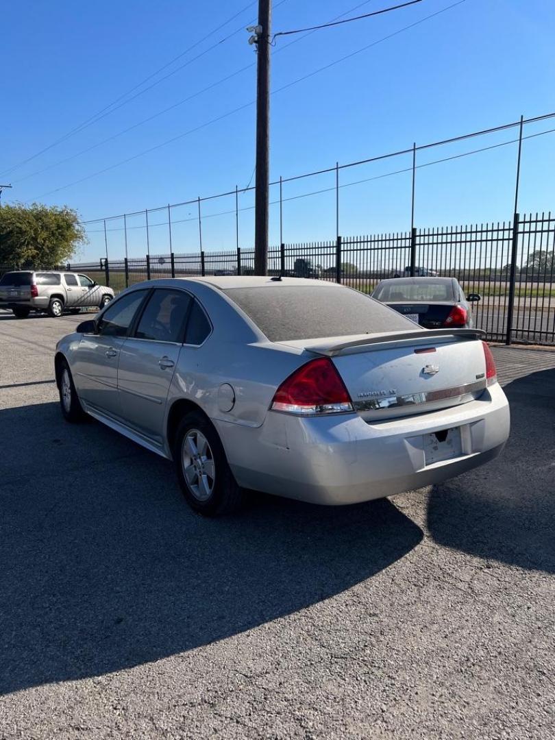 2010 SILVER CHEVROLET IMPALA LT (2G1WB5EK8A1) with an 3.5L engine, Automatic transmission, located at 1507 S Hwy 67, Cedar Hill, TX, 75104, (972) 293-1833, 32.556370, -96.973297 - Photo#3