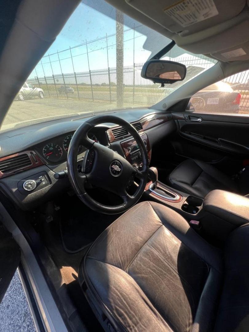 2010 SILVER CHEVROLET IMPALA LT (2G1WB5EK8A1) with an 3.5L engine, Automatic transmission, located at 1507 S Hwy 67, Cedar Hill, TX, 75104, (972) 293-1833, 32.556370, -96.973297 - Photo#4