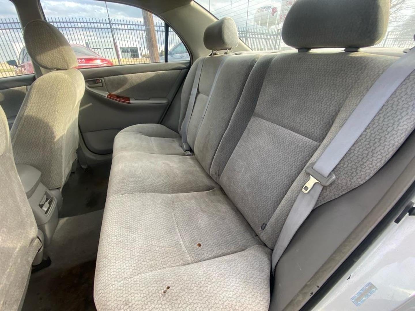 2004 SILVER TOYOTA COROLLA CE (1NXBR32EX4Z) with an 1.8L engine, Automatic transmission, located at 1507 S Hwy 67, Cedar Hill, TX, 75104, (972) 293-1833, 32.556370, -96.973297 - Photo#6