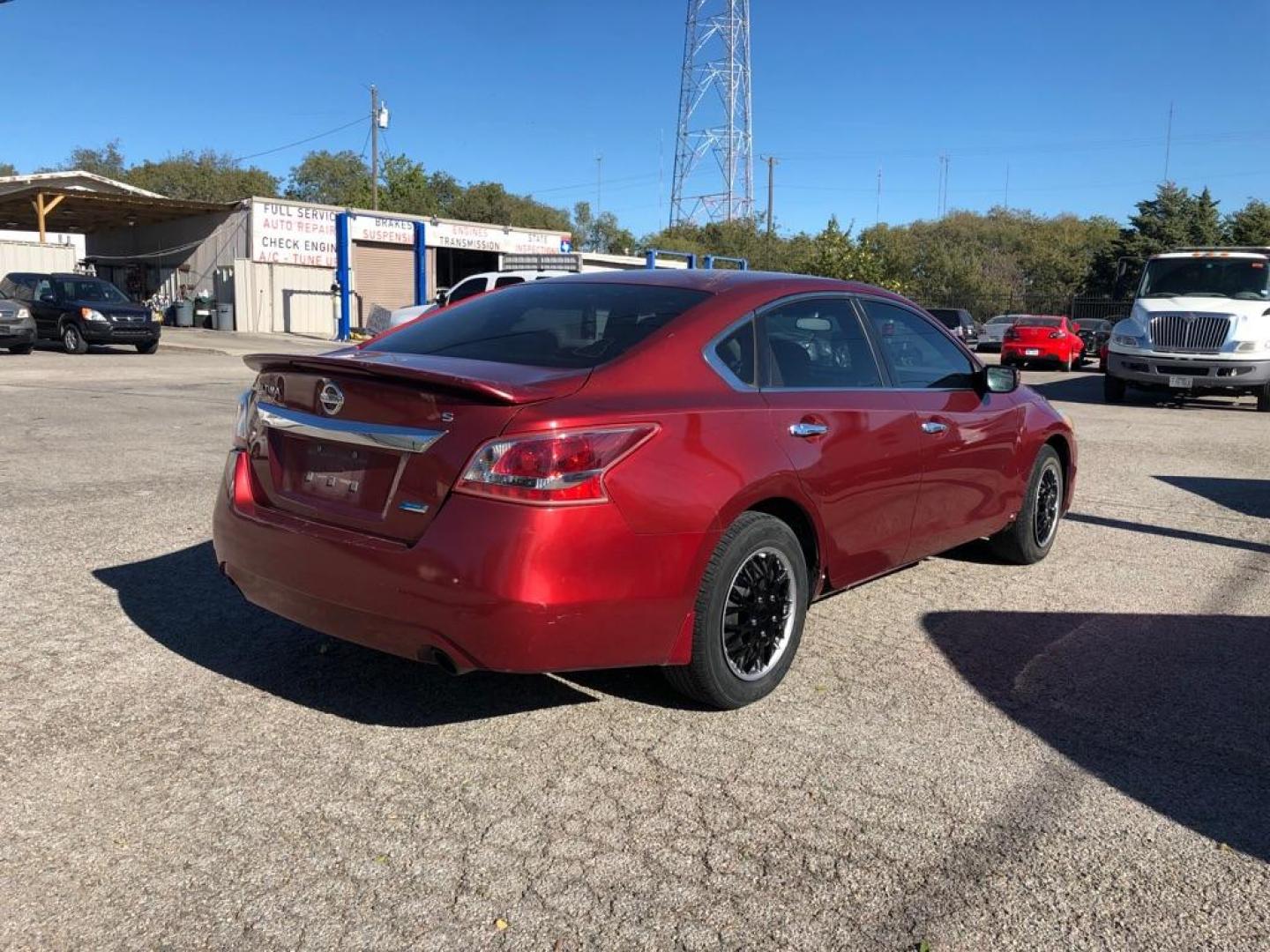 2013 MAROON NISSAN ALTIMA 2.5 (1N4AL3AP9DN) with an 2.5L engine, Continuously Variable transmission, located at 1507 S Hwy 67, Cedar Hill, TX, 75104, (972) 293-1833, 32.556370, -96.973297 - Photo#2