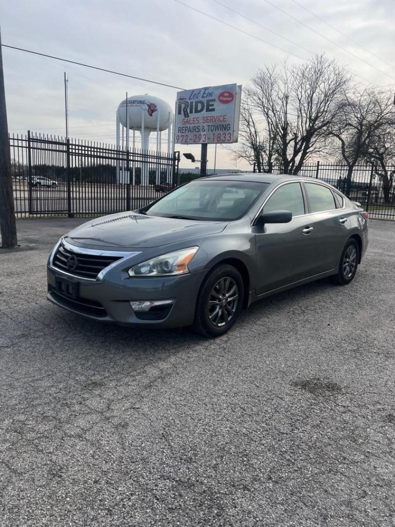 2015 GRAY NISSAN ALTIMA 2.5 (1N4AL3AP6FC) with an 2.5L engine, Continuously Variable transmission, located at 1507 S Hwy 67, Cedar Hill, TX, 75104, (972) 293-1833, 32.556370, -96.973297 - Photo#0