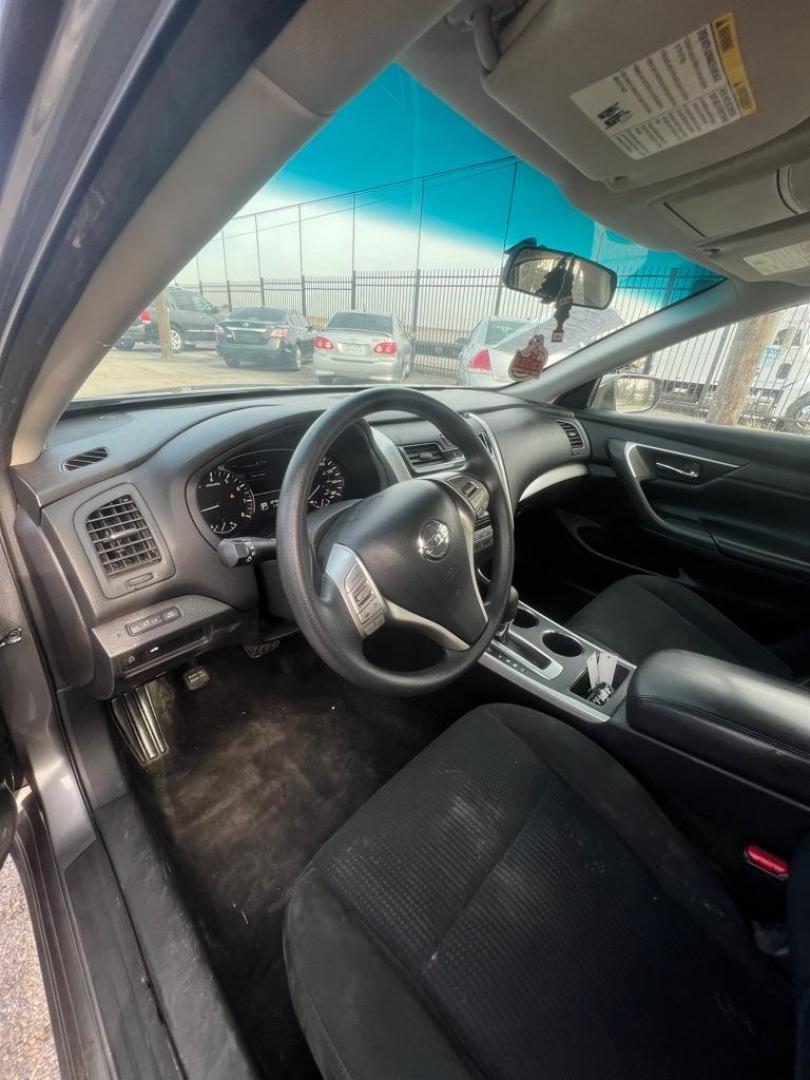 2015 GRAY NISSAN ALTIMA 2.5 (1N4AL3AP6FC) with an 2.5L engine, Continuously Variable transmission, located at 1507 S Hwy 67, Cedar Hill, TX, 75104, (972) 293-1833, 32.556370, -96.973297 - Photo#5