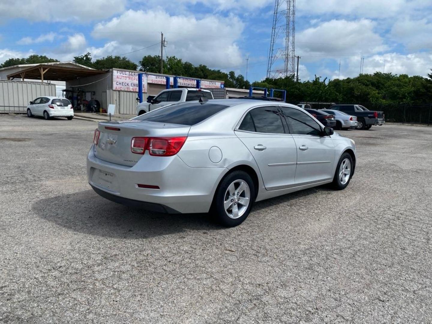 2014 SILVER CHEVROLET MALIBU LS (1G11B5SL4EF) with an 2.5L engine, Automatic transmission, located at 1507 S Hwy 67, Cedar Hill, TX, 75104, (972) 293-1833, 32.556370, -96.973297 - Photo#2