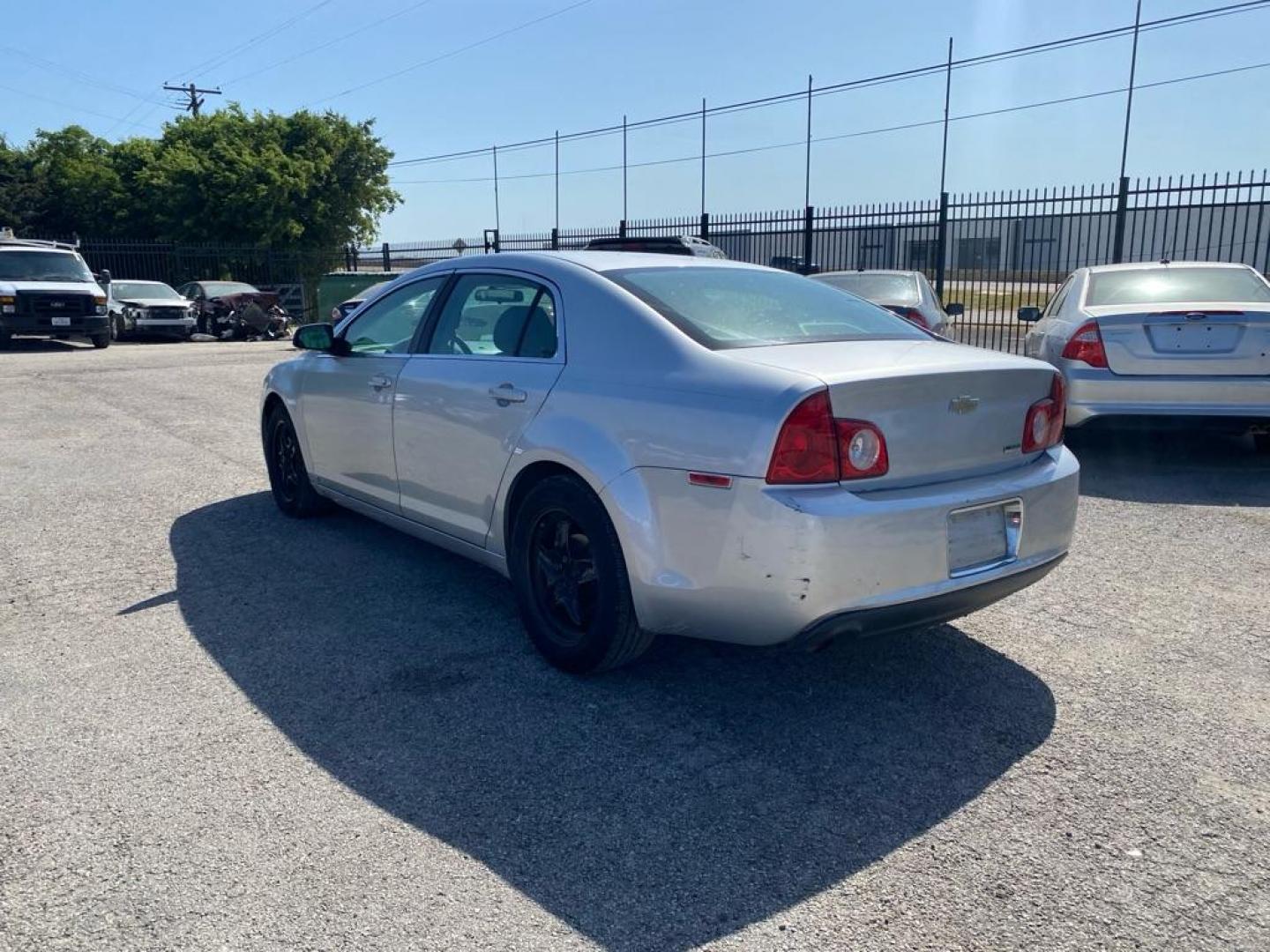 2010 SILVER CHEVROLET MALIBU LS (1G1ZA5E05A4) with an 2.4L engine, Automatic transmission, located at 1507 S Hwy 67, Cedar Hill, TX, 75104, (972) 293-1833, 32.556370, -96.973297 - Photo#2