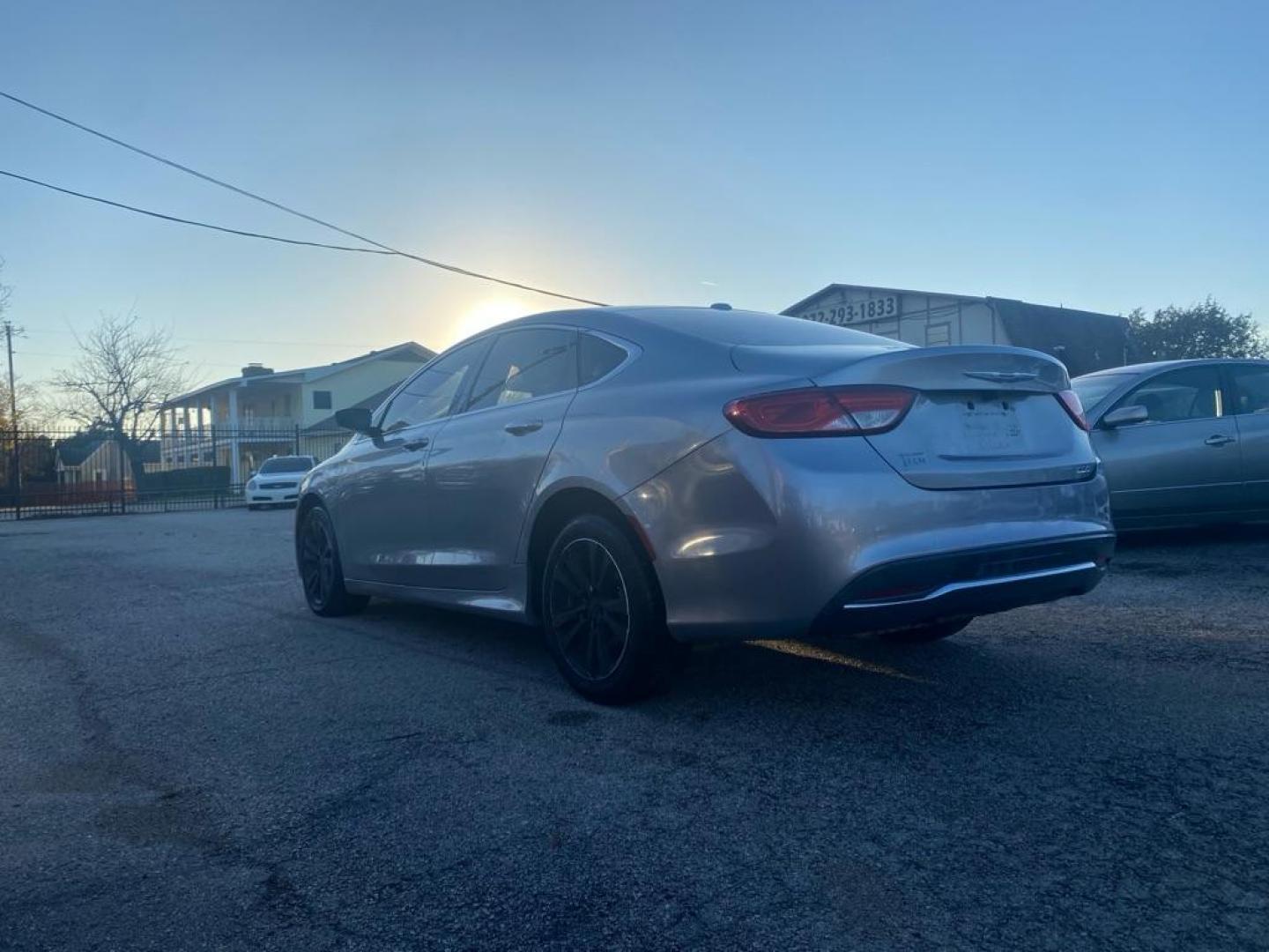 2015 GRAY CHRYSLER 200 LIMITED (1C3CCCAB3FN) with an 2.4L engine, Automatic transmission, located at 1507 S Hwy 67, Cedar Hill, TX, 75104, (972) 293-1833, 32.556370, -96.973297 - Photo#10