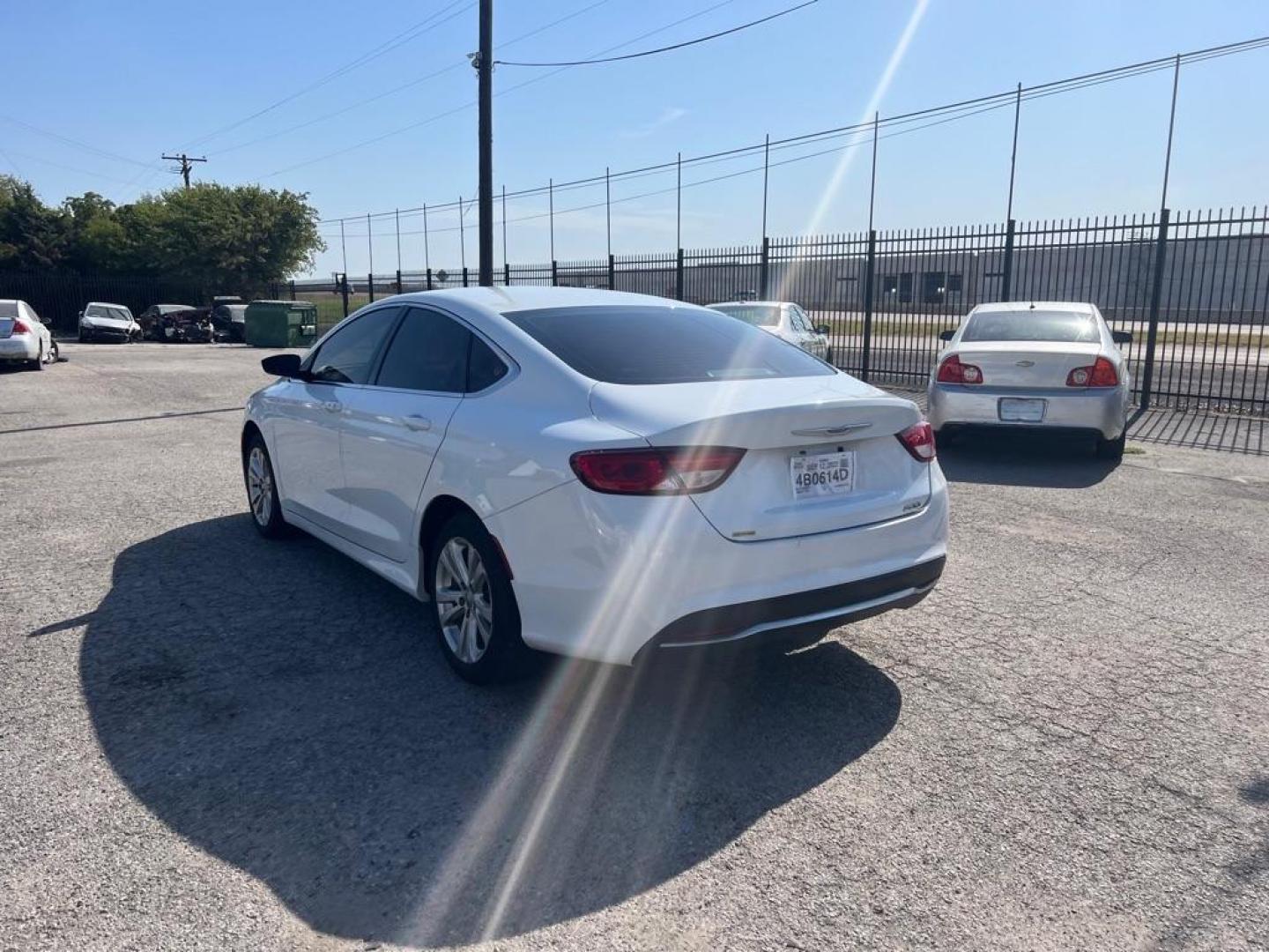 2015 WHITE CHRYSLER 200 LIMITED (1C3CCCAB4FN) with an 2.4L engine, Automatic transmission, located at 1507 S Hwy 67, Cedar Hill, TX, 75104, (972) 293-1833, 32.556370, -96.973297 - Photo#3