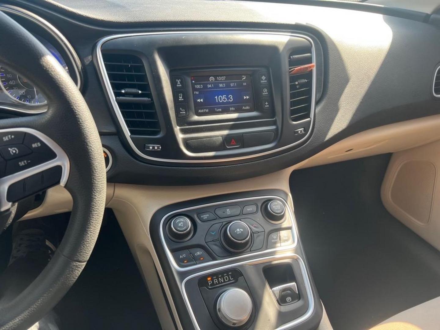 2015 WHITE CHRYSLER 200 LIMITED (1C3CCCAB4FN) with an 2.4L engine, Automatic transmission, located at 1507 S Hwy 67, Cedar Hill, TX, 75104, (972) 293-1833, 32.556370, -96.973297 - Photo#6