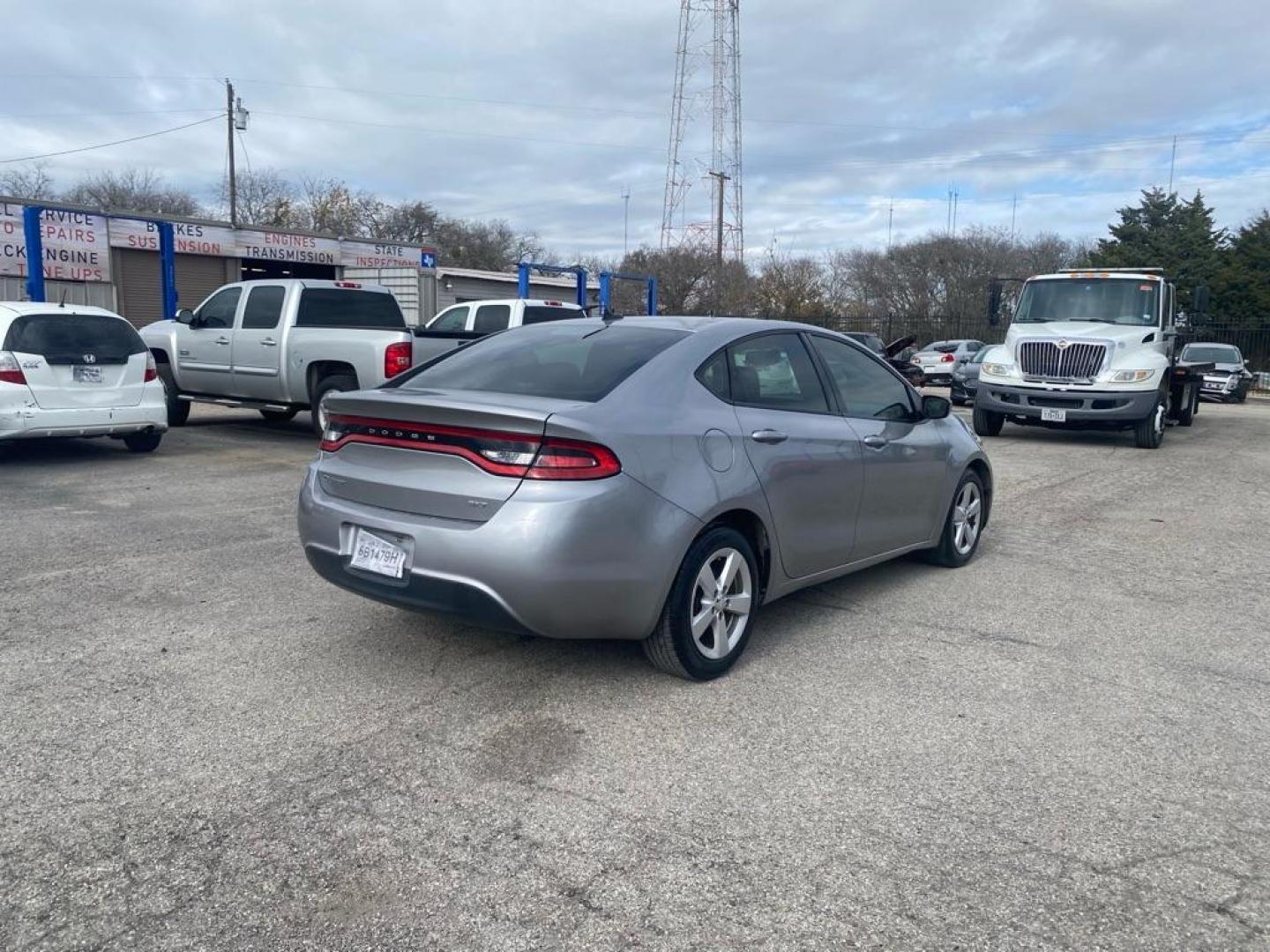 2015 SILVER DODGE DART SXT (1C3CDFBB4FD) with an 2.4L engine, Automatic transmission, located at 1507 S Hwy 67, Cedar Hill, TX, 75104, (972) 293-1833, 32.556370, -96.973297 - Photo#2