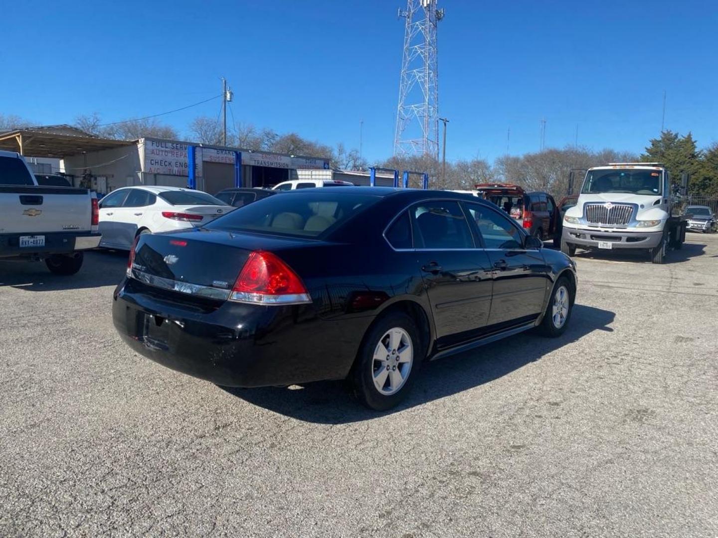 2011 BLACK CHEVROLET IMPALA LT (2G1WG5EK2B1) with an 3.5L engine, Automatic transmission, located at 1507 S Hwy 67, Cedar Hill, TX, 75104, (972) 293-1833, 32.556370, -96.973297 - Photo#2