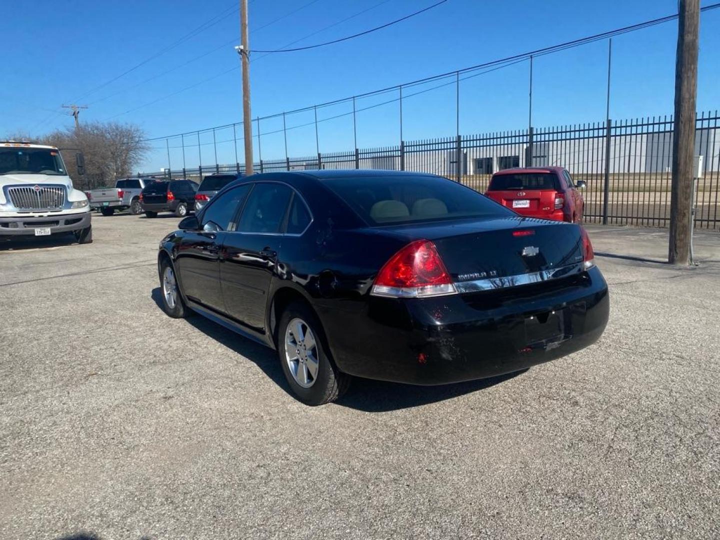 2011 BLACK CHEVROLET IMPALA LT (2G1WG5EK2B1) with an 3.5L engine, Automatic transmission, located at 1507 S Hwy 67, Cedar Hill, TX, 75104, (972) 293-1833, 32.556370, -96.973297 - Photo#3