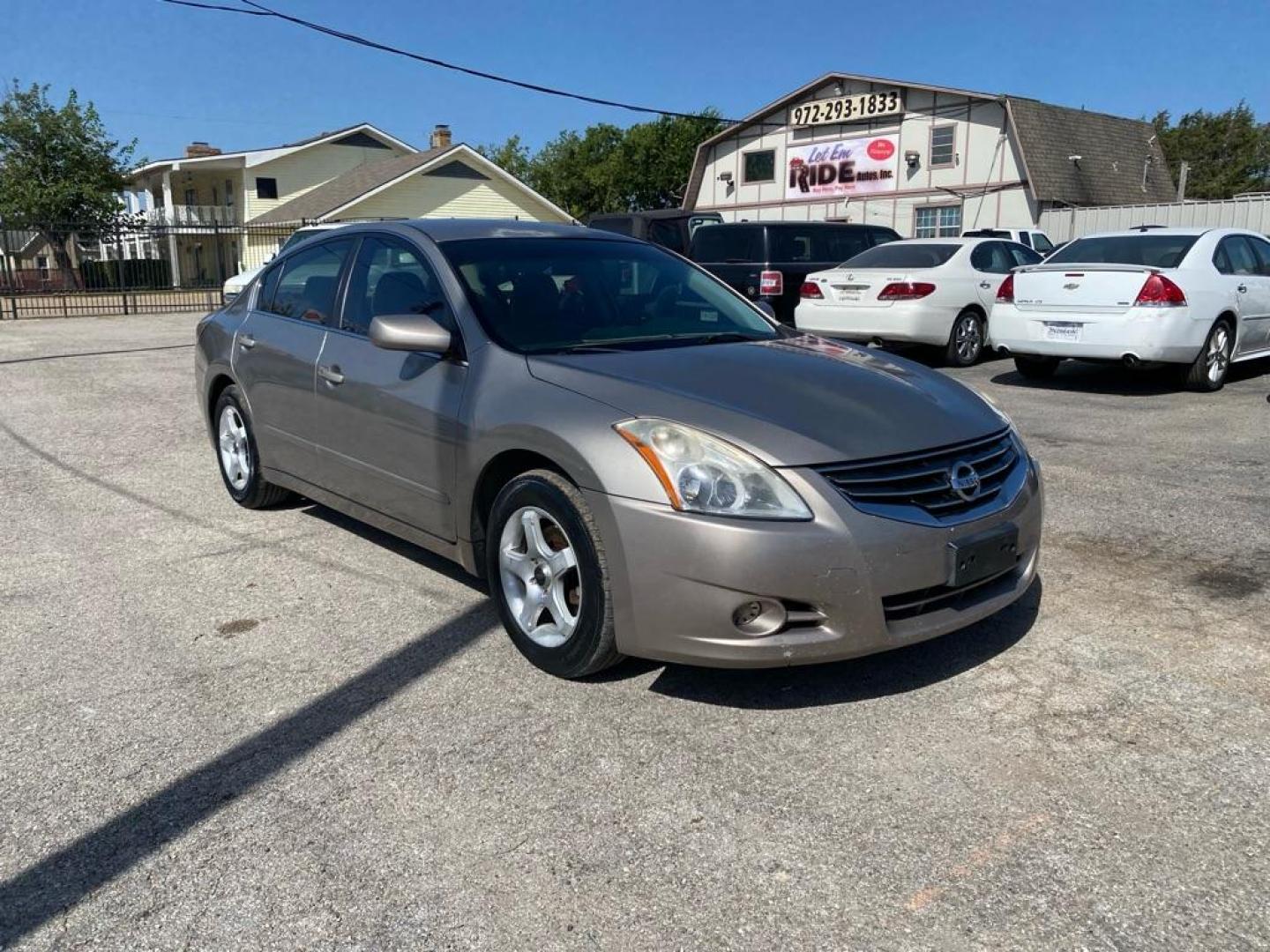 2012 GOLD NISSAN ALTIMA BASE (1N4AL2AP6CC) with an 2.5L engine, Continuously Variable transmission, located at 1507 S Hwy 67, Cedar Hill, TX, 75104, (972) 293-1833, 32.556370, -96.973297 - Photo#1