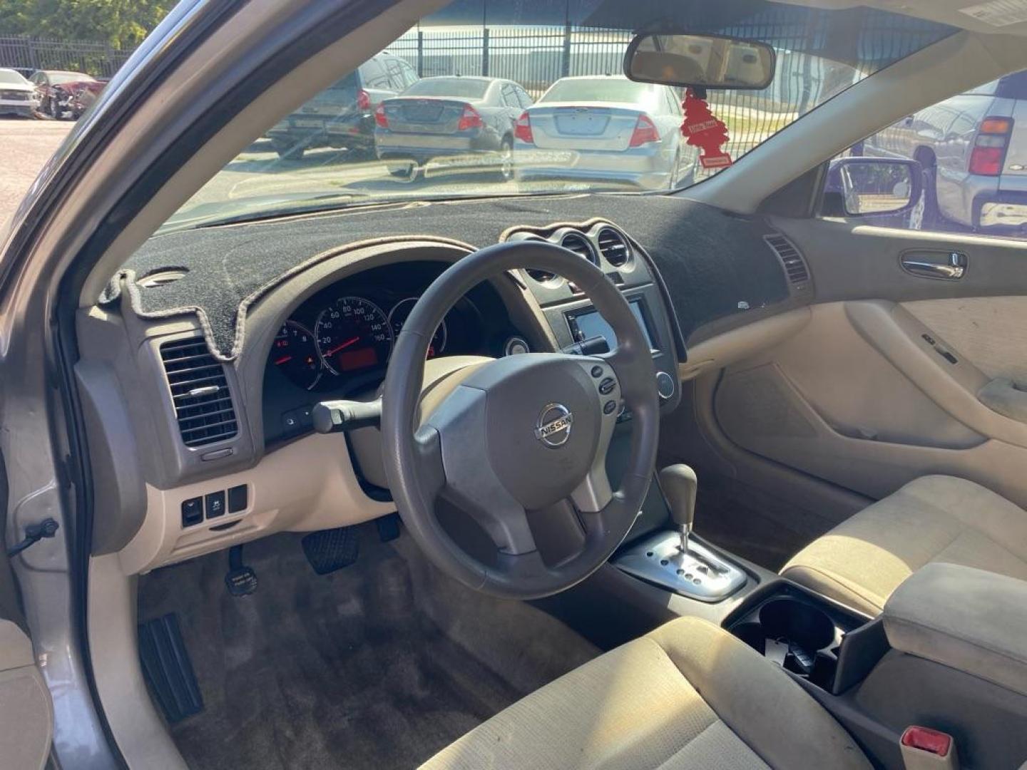 2012 GOLD NISSAN ALTIMA BASE (1N4AL2AP6CC) with an 2.5L engine, Continuously Variable transmission, located at 1507 S Hwy 67, Cedar Hill, TX, 75104, (972) 293-1833, 32.556370, -96.973297 - Photo#4