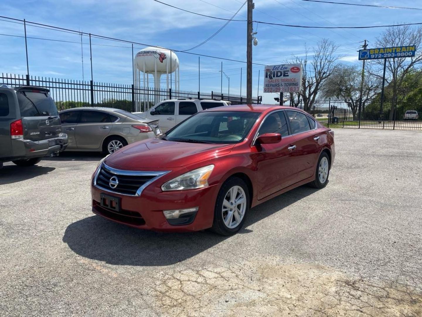 2014 RED NISSAN ALTIMA 2.5 (1N4AL3AP2EN) with an 2.5L engine, Continuously Variable transmission, located at 1507 S Hwy 67, Cedar Hill, TX, 75104, (972) 293-1833, 32.556370, -96.973297 - Photo#0