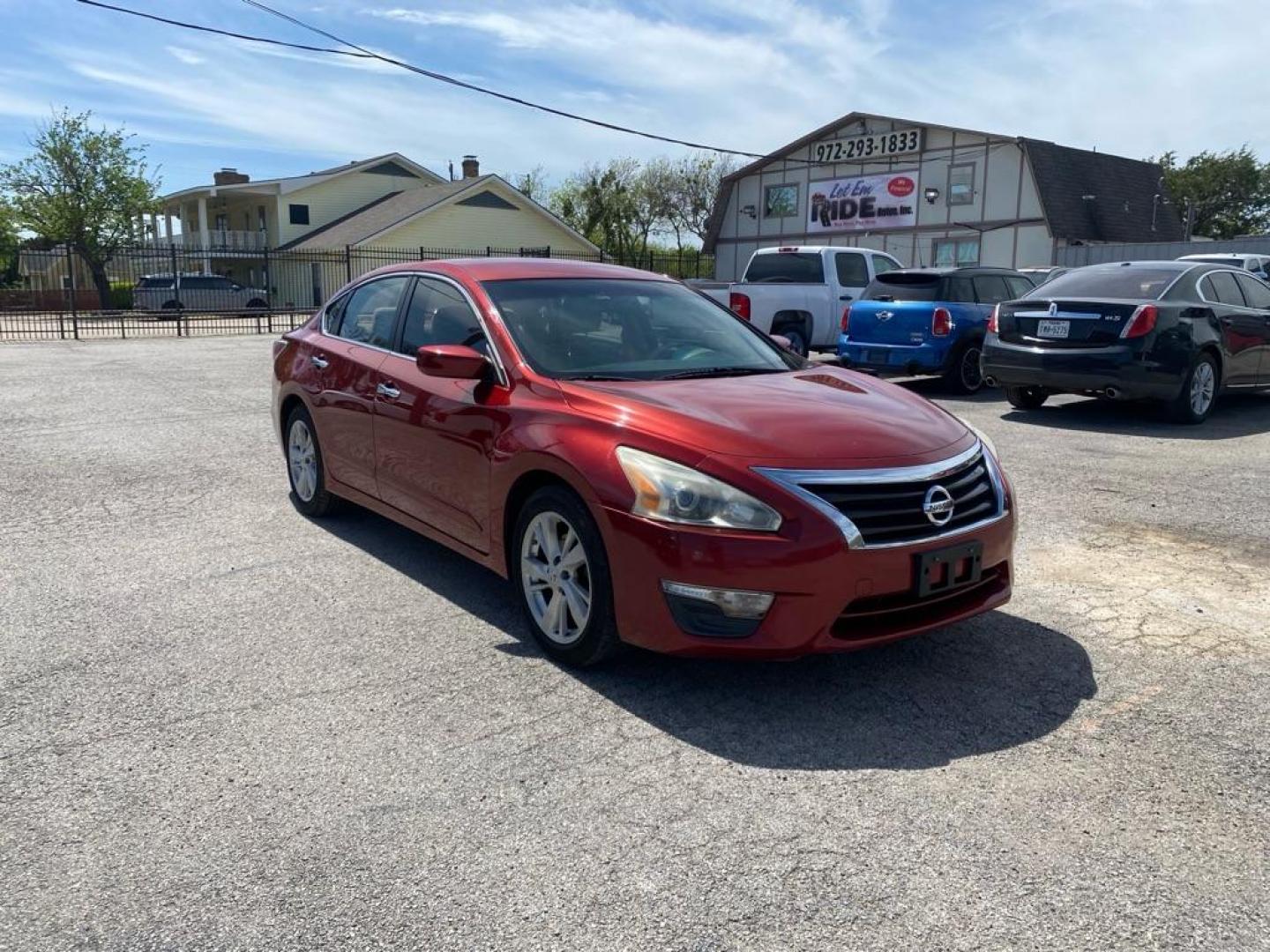 2014 RED NISSAN ALTIMA 2.5 (1N4AL3AP2EN) with an 2.5L engine, Continuously Variable transmission, located at 1507 S Hwy 67, Cedar Hill, TX, 75104, (972) 293-1833, 32.556370, -96.973297 - Photo#1