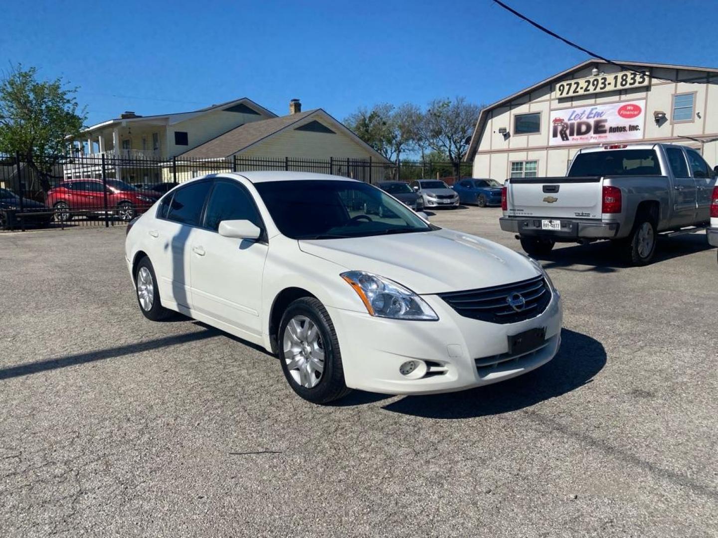 2012 WHITE NISSAN ALTIMA BASE (1N4AL2AP3CN) with an 2.5L engine, Continuously Variable transmission, located at 1507 S Hwy 67, Cedar Hill, TX, 75104, (972) 293-1833, 32.556370, -96.973297 - Photo#1