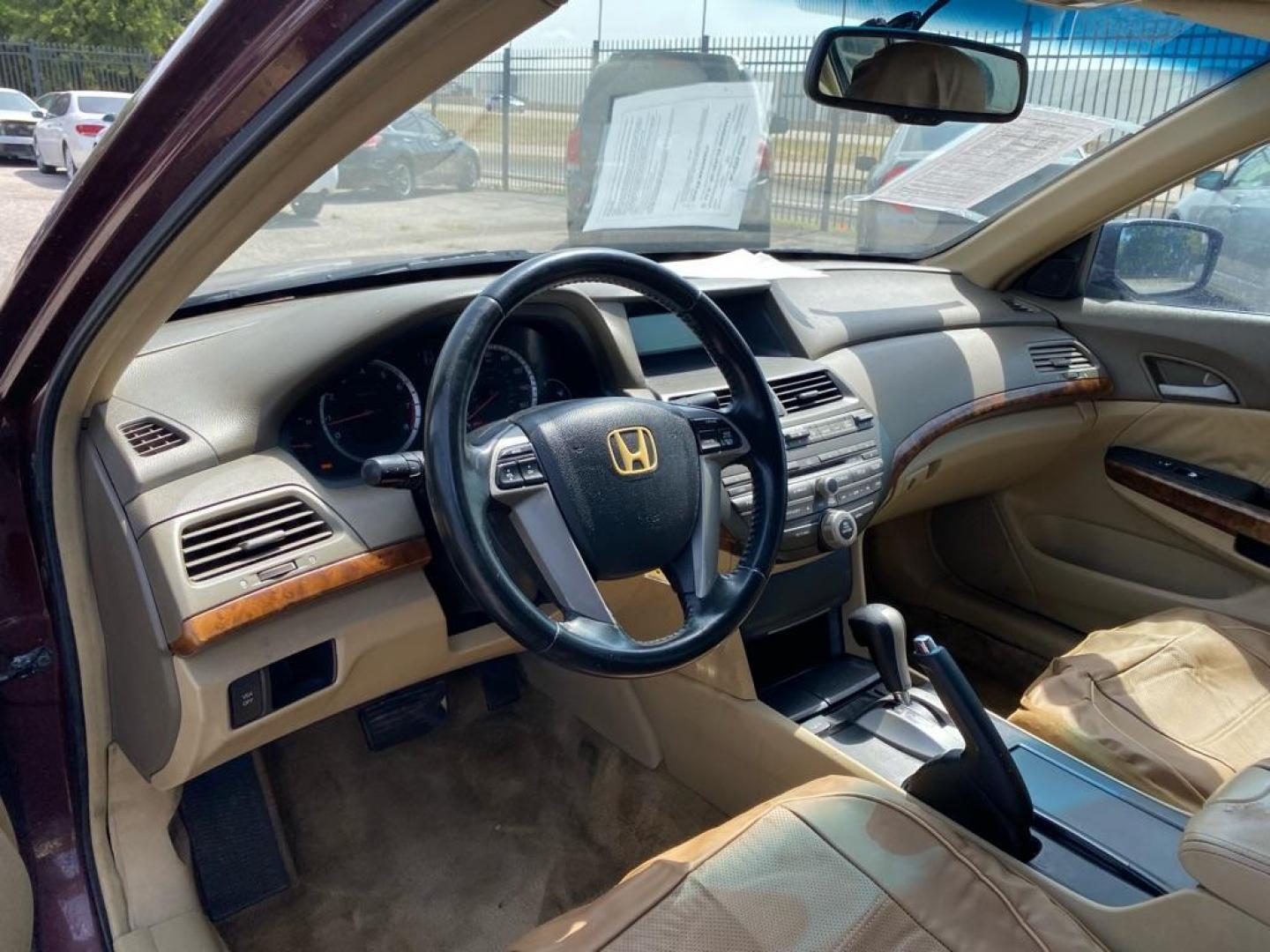 2009 MAROON HONDA ACCORD EXL (1HGCP36859A) with an 3.5L engine, Automatic transmission, located at 1507 S Hwy 67, Cedar Hill, TX, 75104, (972) 293-1833, 32.556370, -96.973297 - Photo#4