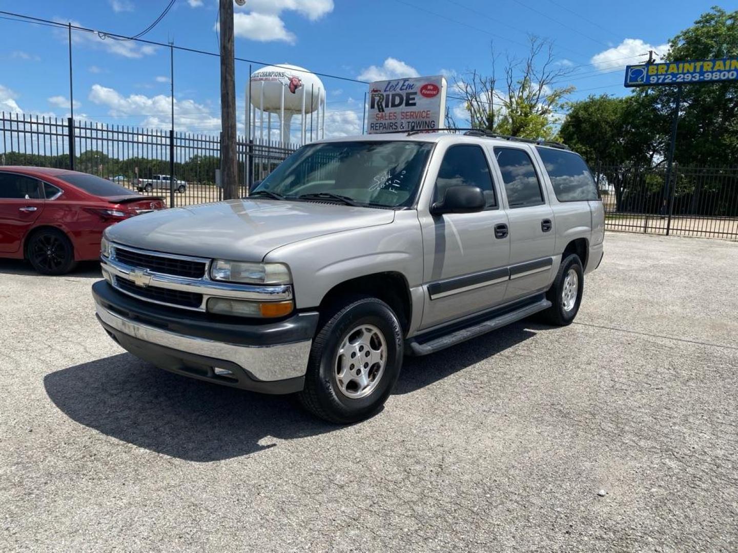 2006 TAN CHEVROLET SUBURBAN 1500 (1GNEC16Z86J) with an 5.3L engine, Automatic transmission, located at 1507 S Hwy 67, Cedar Hill, TX, 75104, (972) 293-1833, 32.556370, -96.973297 - Photo#0