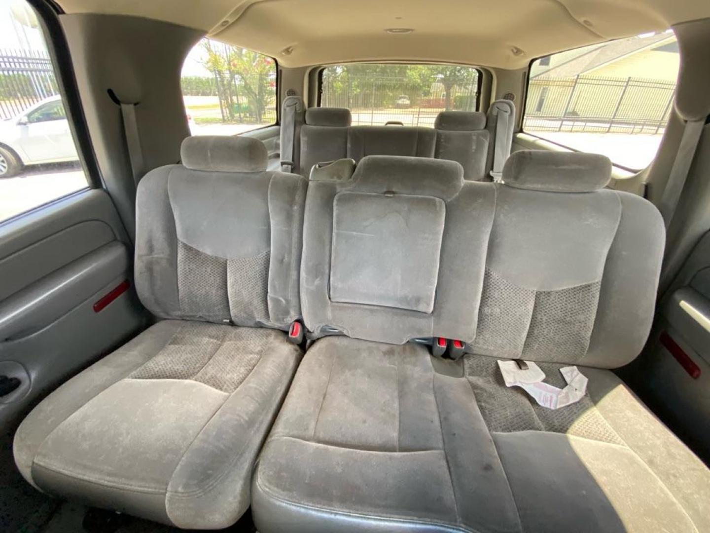 2006 TAN CHEVROLET SUBURBAN 1500 (1GNEC16Z86J) with an 5.3L engine, Automatic transmission, located at 1507 S Hwy 67, Cedar Hill, TX, 75104, (972) 293-1833, 32.556370, -96.973297 - Photo#6