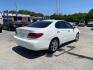 2005 WHITE LEXUS ES 330 (JTHBA30G255) with an 3.3L engine, Automatic transmission, located at 1507 S Hwy 67, Cedar Hill, TX, 75104, (972) 293-1833, 32.556370, -96.973297 - Photo#2