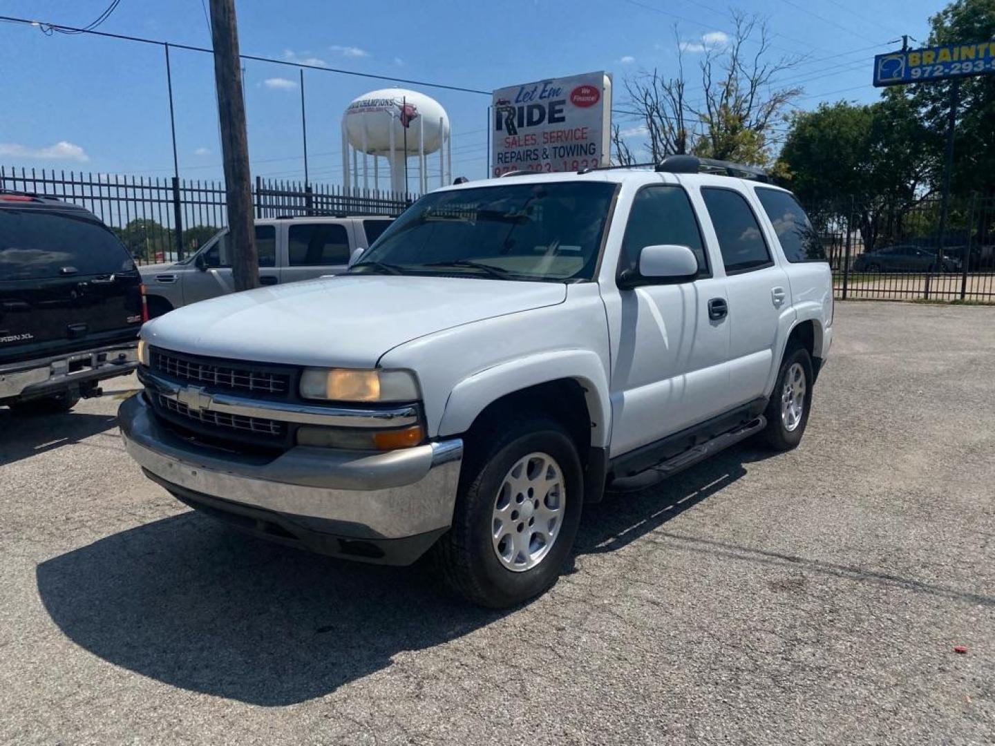 2005 WHITE CHEVROLET TAHOE 1500 (1GNEC13T05R) with an 5.3L engine, Automatic transmission, located at 1507 S Hwy 67, Cedar Hill, TX, 75104, (972) 293-1833, 32.556370, -96.973297 - Photo#0