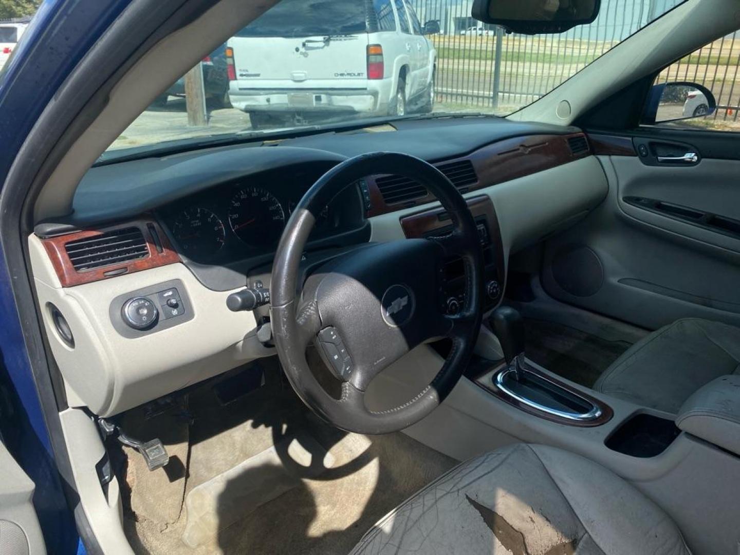 2006 BLUE CHEVROLET IMPALA LTZ (2G1WU581069) with an 3.9L engine, Automatic transmission, located at 1507 S Hwy 67, Cedar Hill, TX, 75104, (972) 293-1833, 32.556370, -96.973297 - Photo#4