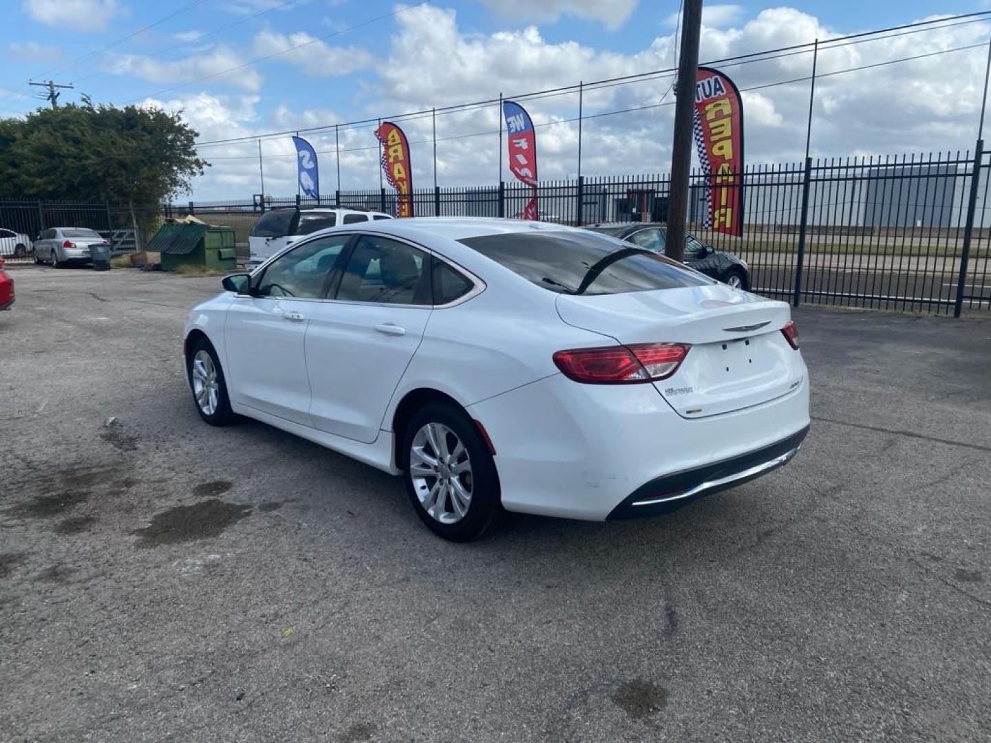 2015 WHITE CHRYSLER 200 LIMITED (1C3CCCAB4FN) with an 2.4L engine, Automatic transmission, located at 1507 S Hwy 67, Cedar Hill, TX, 75104, (972) 293-1833, 32.556370, -96.973297 - Photo#3