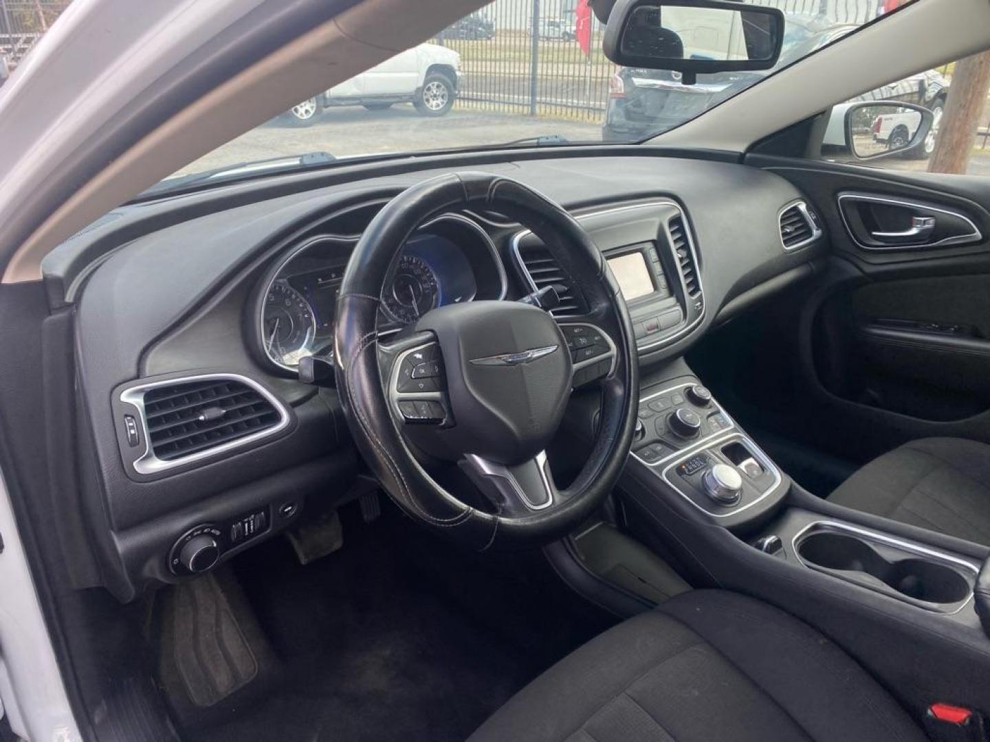 2015 WHITE CHRYSLER 200 LIMITED (1C3CCCAB4FN) with an 2.4L engine, Automatic transmission, located at 1507 S Hwy 67, Cedar Hill, TX, 75104, (972) 293-1833, 32.556370, -96.973297 - Photo#4