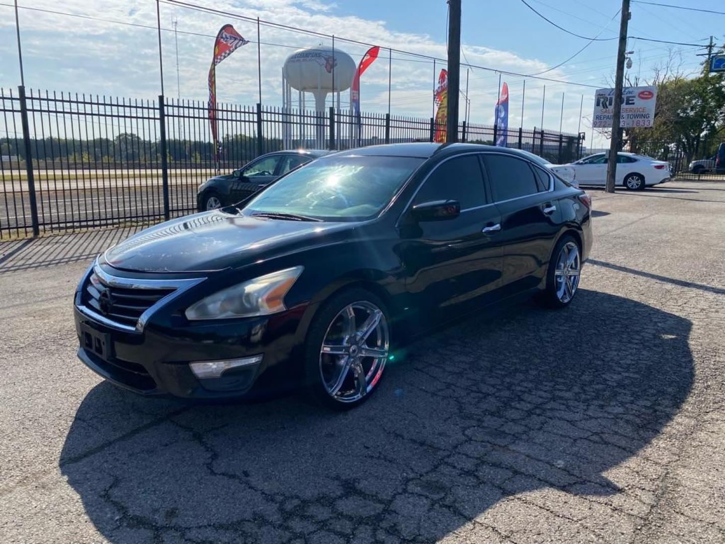 2015 BLACK NISSAN ALTIMA 2.5 (1N4AL3AP5FN) with an 2.5L engine, Continuously Variable transmission, located at 1507 S Hwy 67, Cedar Hill, TX, 75104, (972) 293-1833, 32.556370, -96.973297 - Photo#0