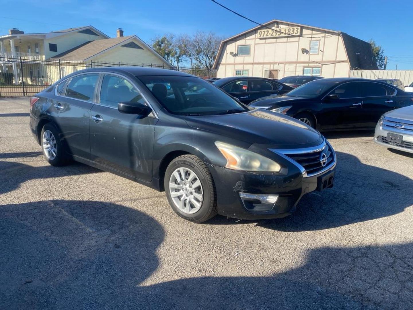 2015 GRAY NISSAN ALTIMA 2.5 (1N4AL3AP1FN) with an 2.5L engine, Continuously Variable transmission, located at 1507 S Hwy 67, Cedar Hill, TX, 75104, (972) 293-1833, 32.556370, -96.973297 - Photo#1