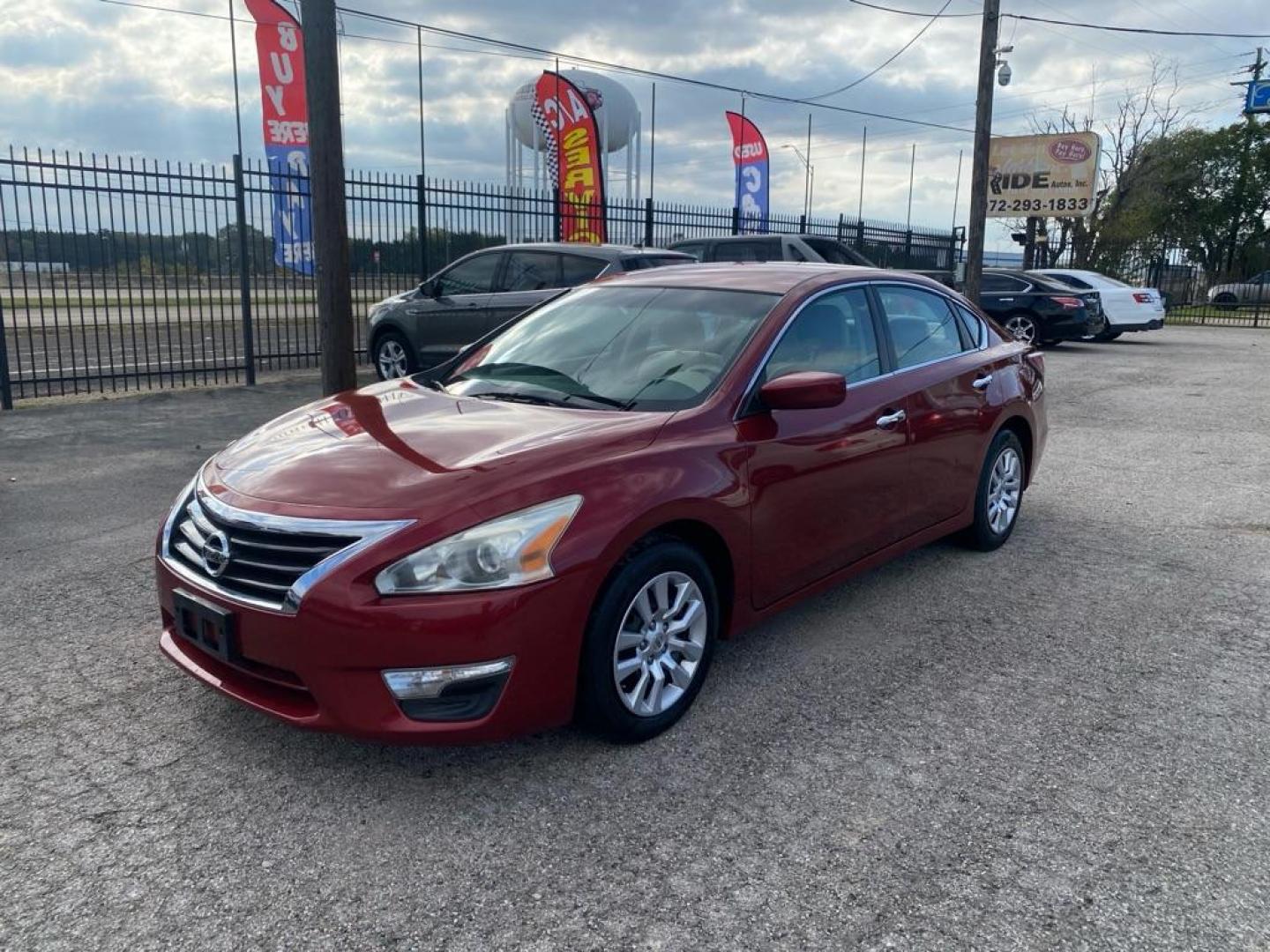 2014 RED NISSAN ALTIMA 2.5 (1N4AL3AP2EN) with an 2.5L engine, Continuously Variable transmission, located at 1507 S Hwy 67, Cedar Hill, TX, 75104, (972) 293-1833, 32.556370, -96.973297 - Photo#0