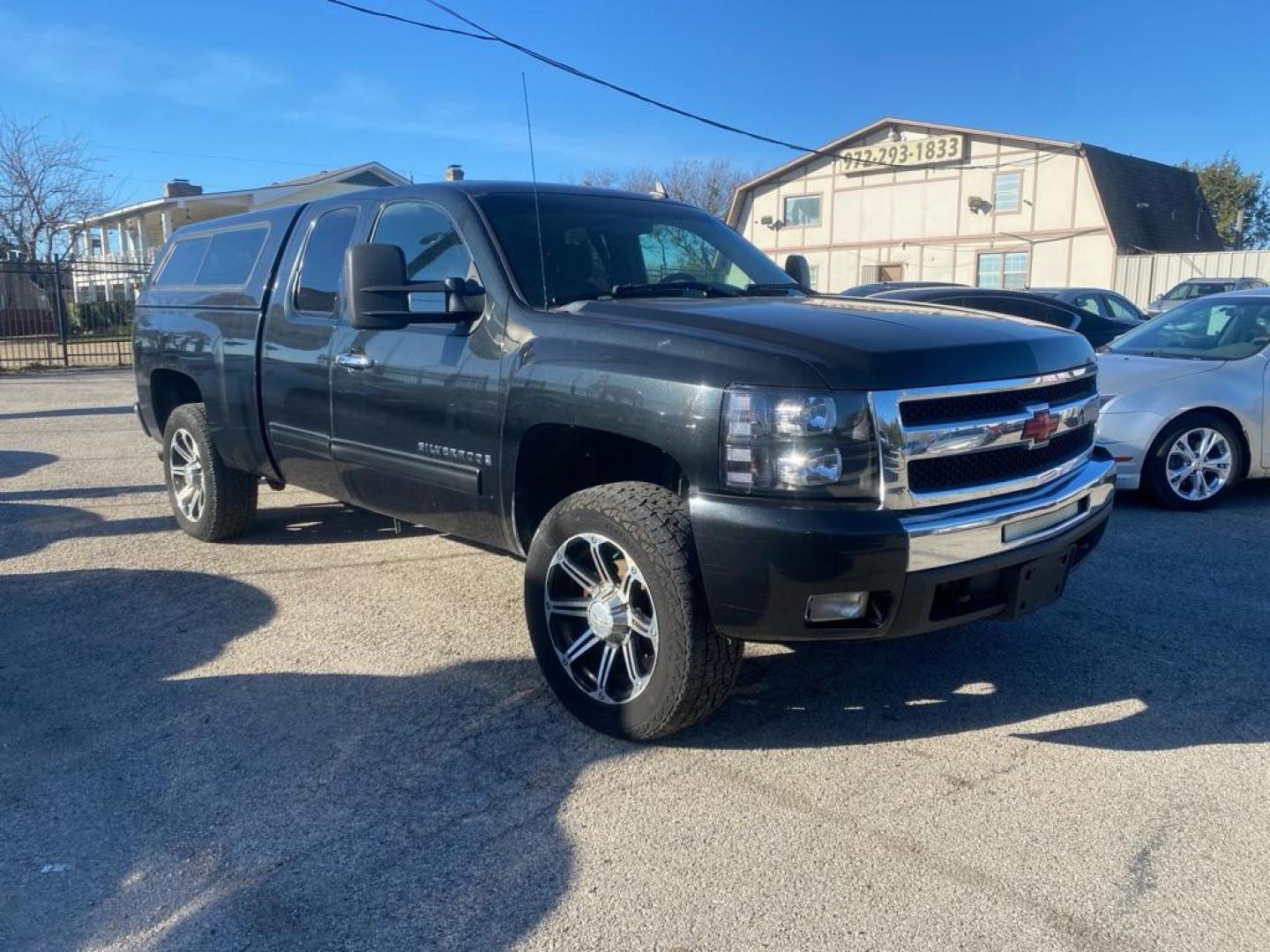 2009 BLACK CHEVROLET SILVERADO 1500 LT (1GCEK29099Z) with an 5.3L engine, Automatic transmission, located at 1507 S Hwy 67, Cedar Hill, TX, 75104, (972) 293-1833, 32.556370, -96.973297 - Photo#1