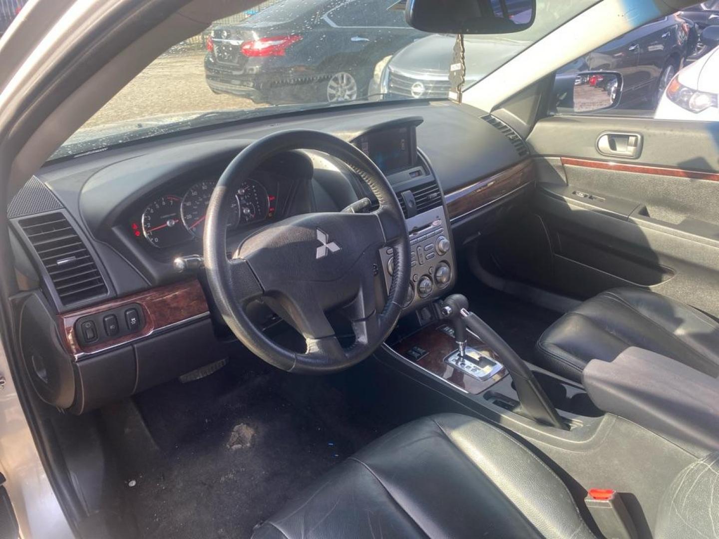 2011 SILVER MITSUBISHI GALANT ES (4A32B3FF2BE) with an 2.4L engine, Automatic transmission, located at 1507 S Hwy 67, Cedar Hill, TX, 75104, (972) 293-1833, 32.556370, -96.973297 - Photo#4