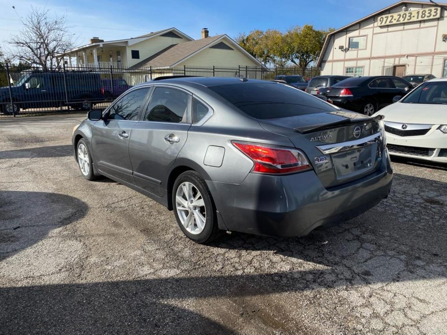 2014 GRAY NISSAN ALTIMA 2.5 (1N4AL3AP4EC) with an 2.5L engine, Continuously Variable transmission, located at 1507 S Hwy 67, Cedar Hill, TX, 75104, (972) 293-1833, 32.556370, -96.973297 - Photo#2