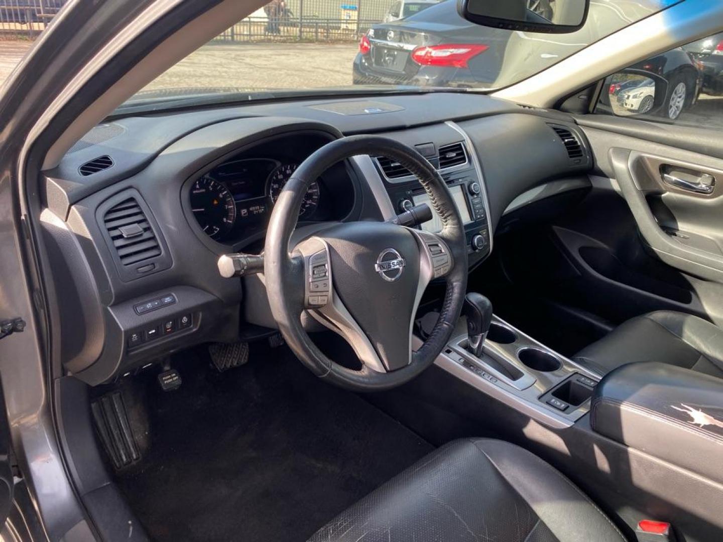 2014 GRAY NISSAN ALTIMA 2.5 (1N4AL3AP4EC) with an 2.5L engine, Continuously Variable transmission, located at 1507 S Hwy 67, Cedar Hill, TX, 75104, (972) 293-1833, 32.556370, -96.973297 - Photo#4