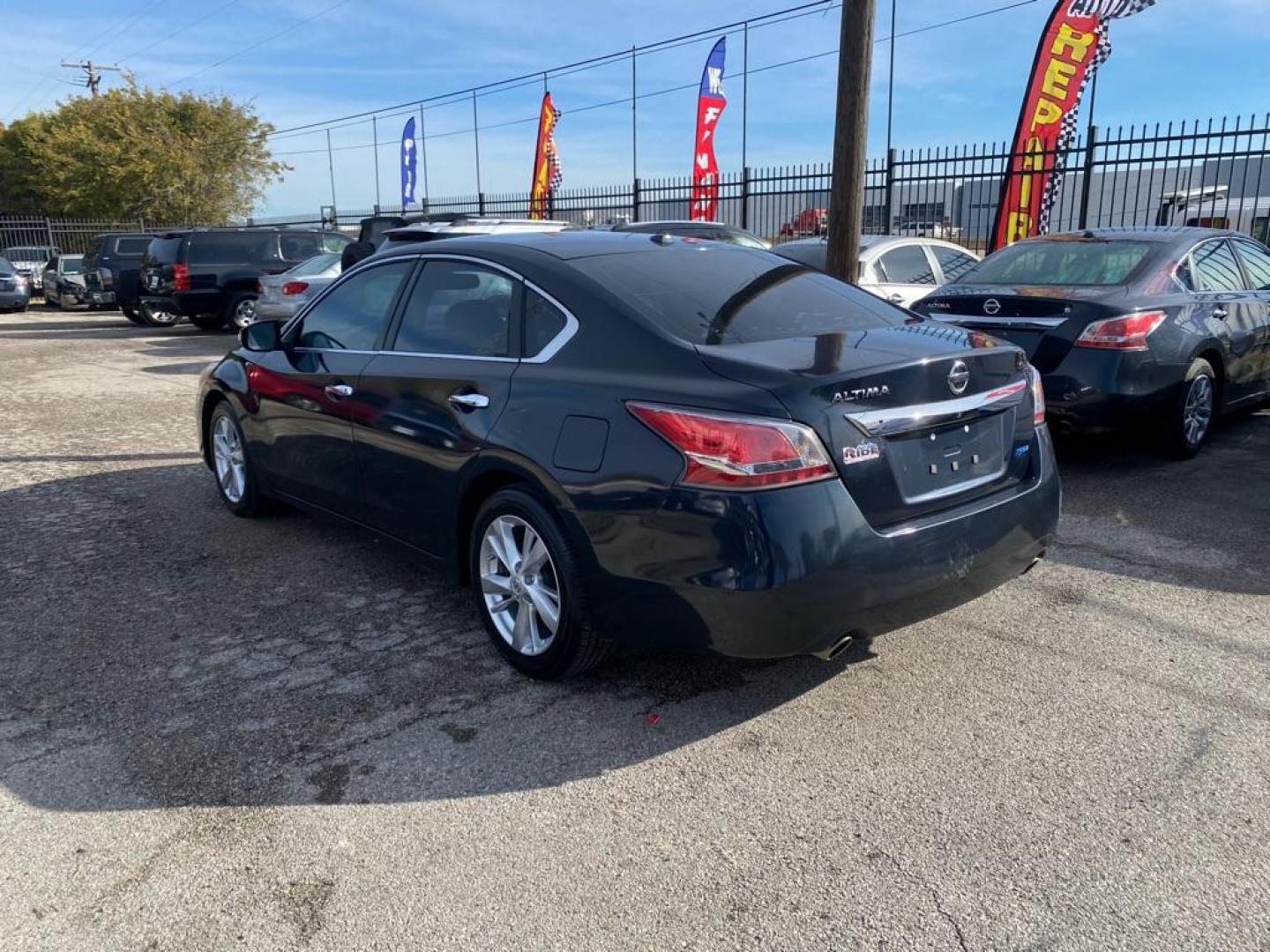 2014 BLACK NISSAN ALTIMA 2.5 (1N4AL3AP2EN) with an 2.5L engine, Continuously Variable transmission, located at 1507 S Hwy 67, Cedar Hill, TX, 75104, (972) 293-1833, 32.556370, -96.973297 - Photo#3