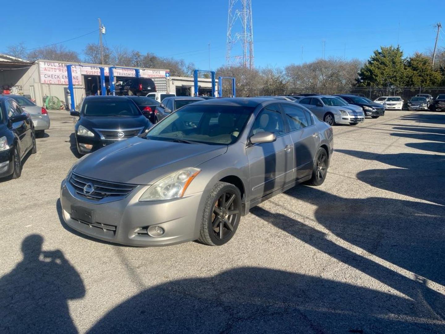 2012 GRAY NISSAN ALTIMA BASE (1N4AL2AP8CC) with an 2.5L engine, Continuously Variable transmission, located at 1507 S Hwy 67, Cedar Hill, TX, 75104, (972) 293-1833, 32.556370, -96.973297 - Photo#0