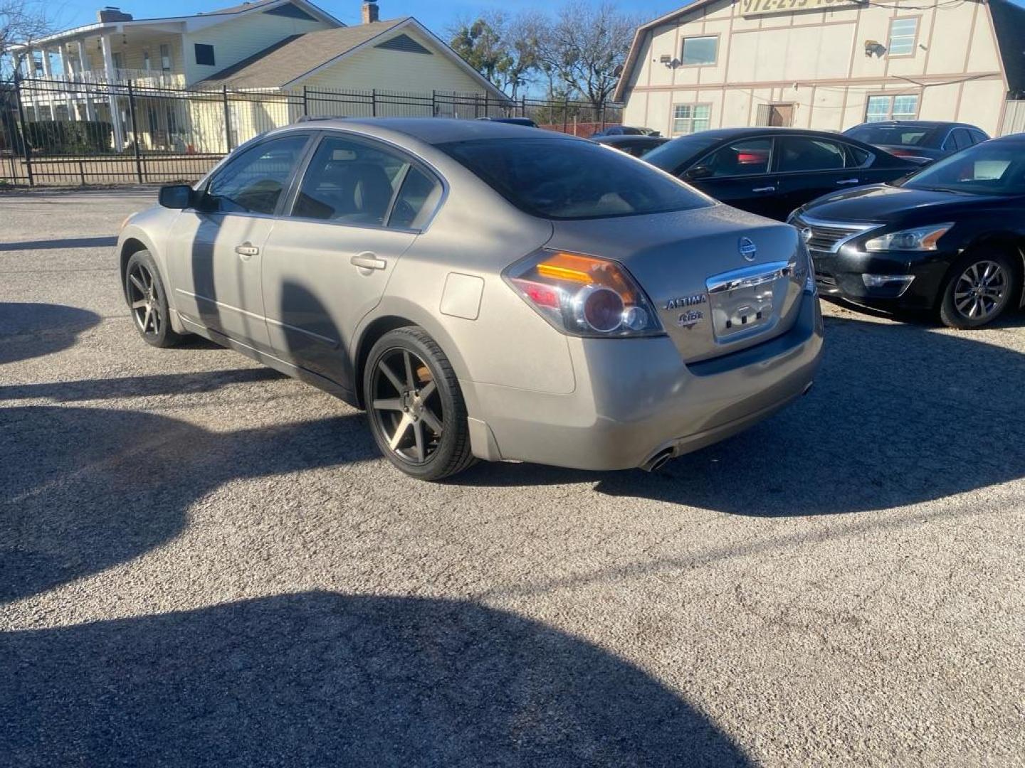 2012 GRAY NISSAN ALTIMA BASE (1N4AL2AP8CC) with an 2.5L engine, Continuously Variable transmission, located at 1507 S Hwy 67, Cedar Hill, TX, 75104, (972) 293-1833, 32.556370, -96.973297 - Photo#3