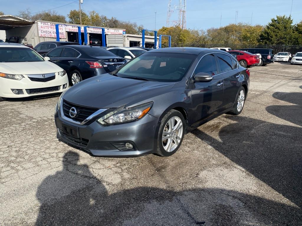 photo of 2017 NISSAN ALTIMA 3.5SL