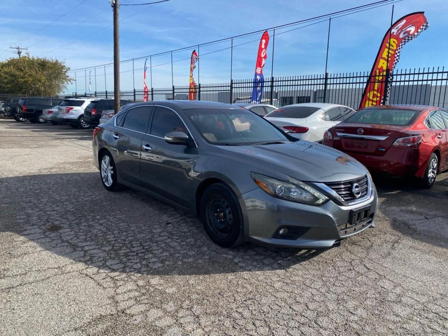 2017 GRAY NISSAN ALTIMA 3.5SL (1N4BL3APXHC) with an 3.5L engine, Continuously Variable transmission, located at 1507 S Hwy 67, Cedar Hill, TX, 75104, (972) 293-1833, 32.556370, -96.973297 - Photo#1