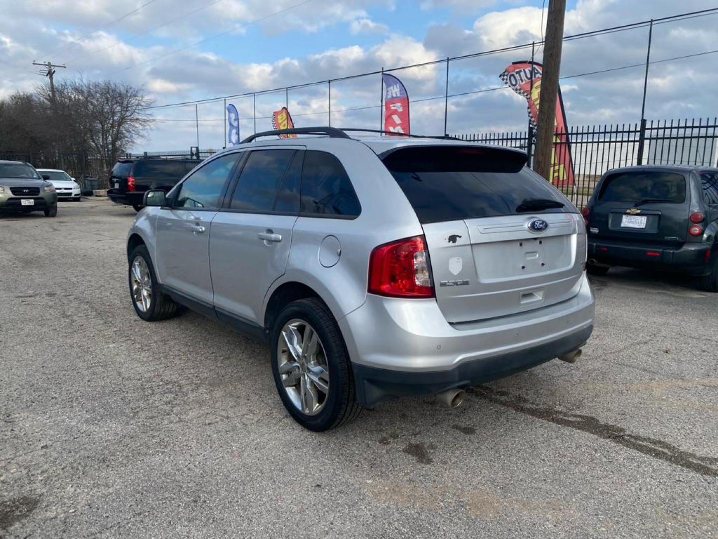 2012 SILVER FORD EDGE SEL (2FMDK4JC9CB) with an 3.5L engine, Automatic transmission, located at 1507 S Hwy 67, Cedar Hill, TX, 75104, (972) 293-1833, 32.556370, -96.973297 - Photo#3