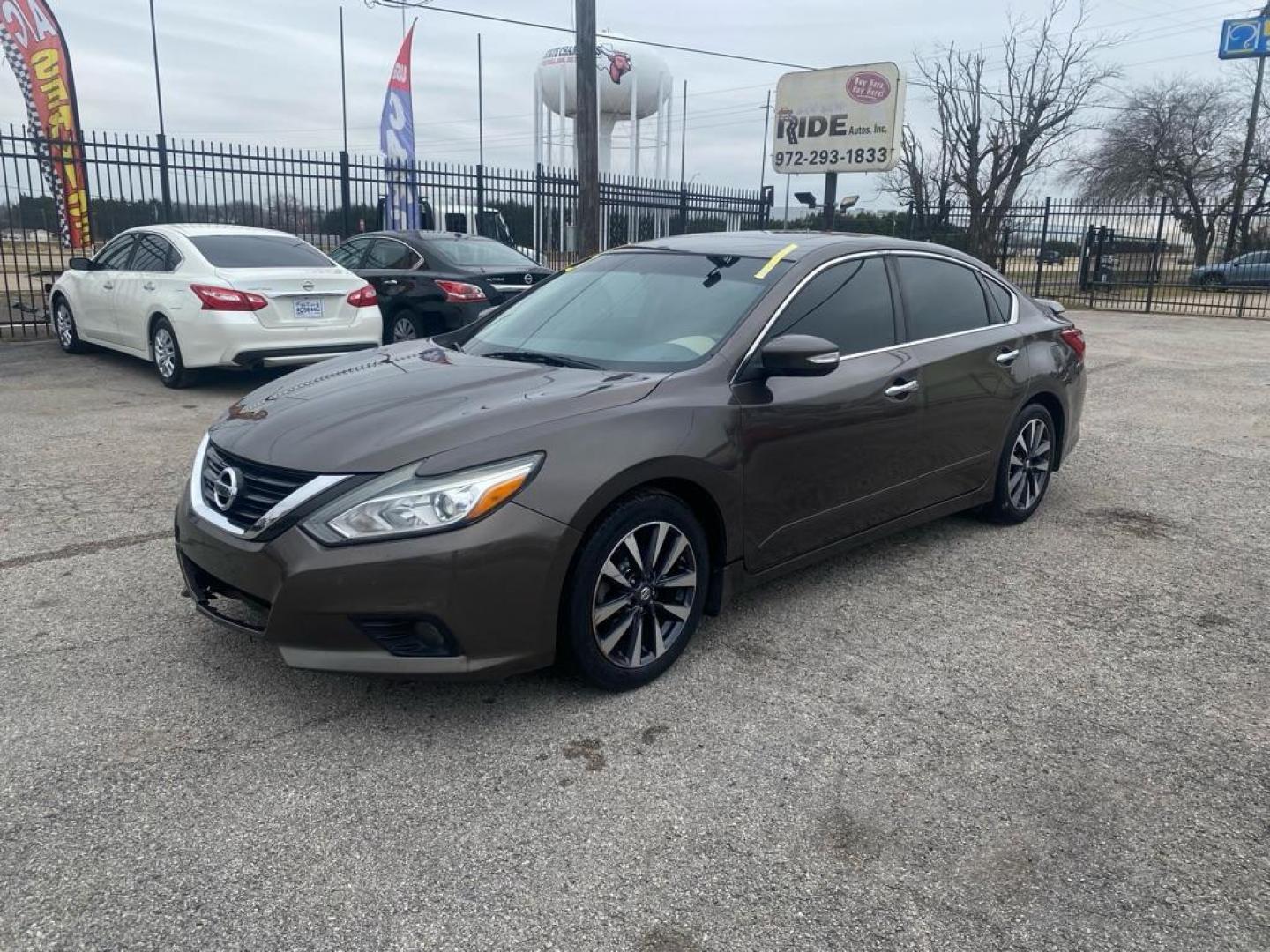 2016 BROWN NISSAN ALTIMA 2.5 (1N4AL3AP6GC) with an 2.5L engine, Continuously Variable transmission, located at 1507 S Hwy 67, Cedar Hill, TX, 75104, (972) 293-1833, 32.556370, -96.973297 - Photo#0