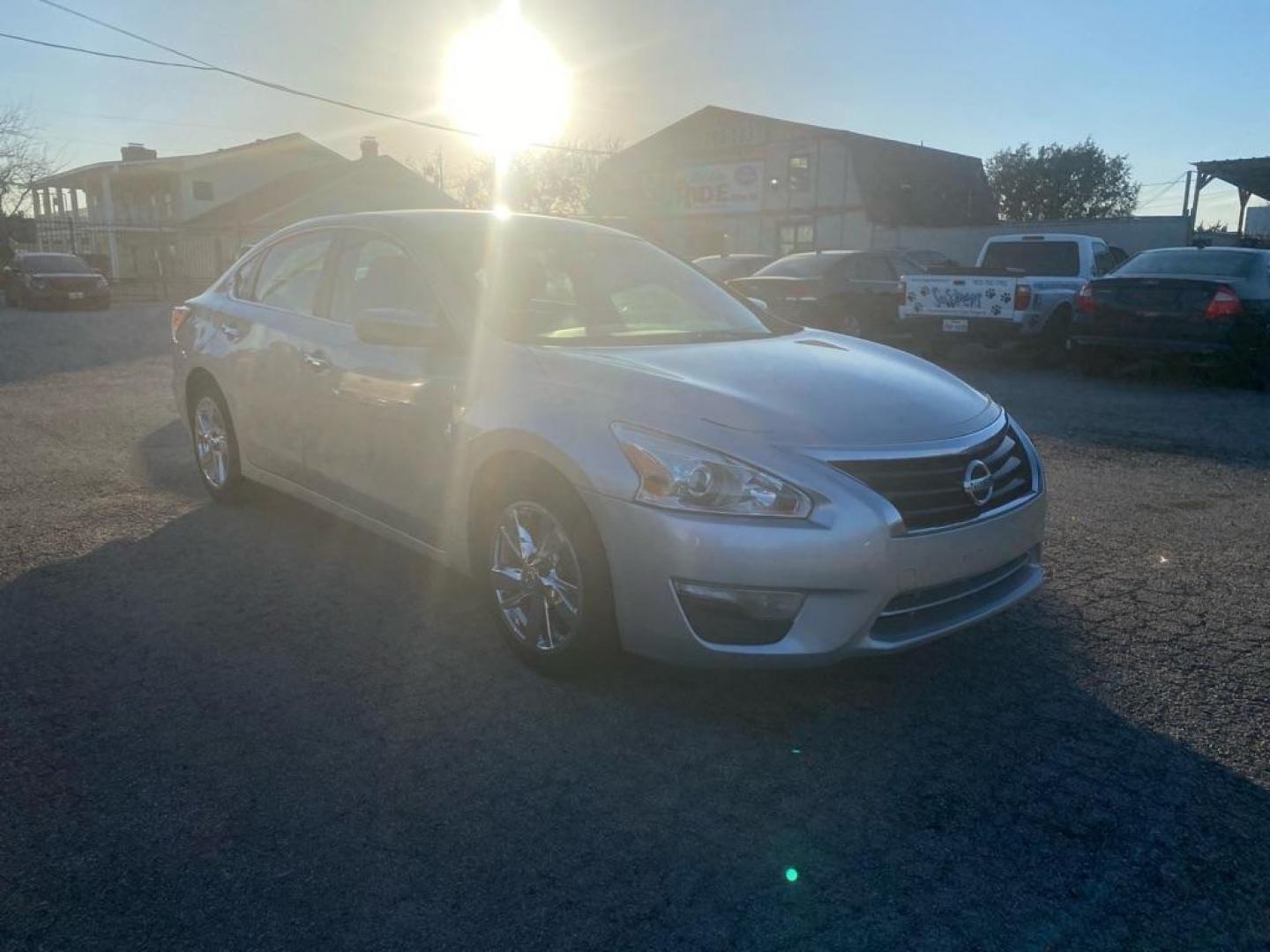 2014 SILVER NISSAN ALTIMA 2.5 (1N4AL3AP5EC) with an 2.5L engine, Continuously Variable transmission, located at 1507 S Hwy 67, Cedar Hill, TX, 75104, (972) 293-1833, 32.556370, -96.973297 - Photo#1