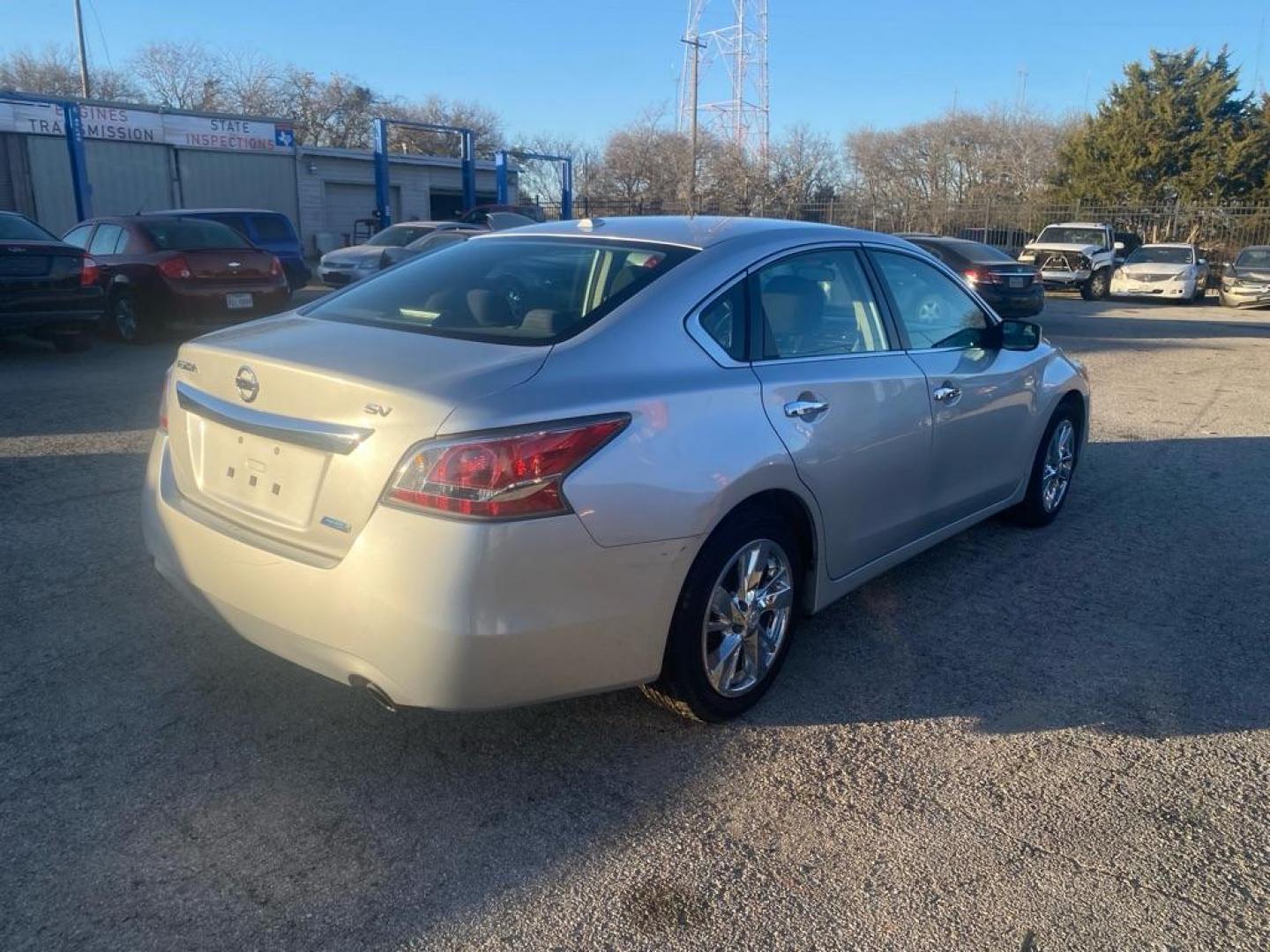 2014 SILVER NISSAN ALTIMA 2.5 (1N4AL3AP5EC) with an 2.5L engine, Continuously Variable transmission, located at 1507 S Hwy 67, Cedar Hill, TX, 75104, (972) 293-1833, 32.556370, -96.973297 - Photo#2