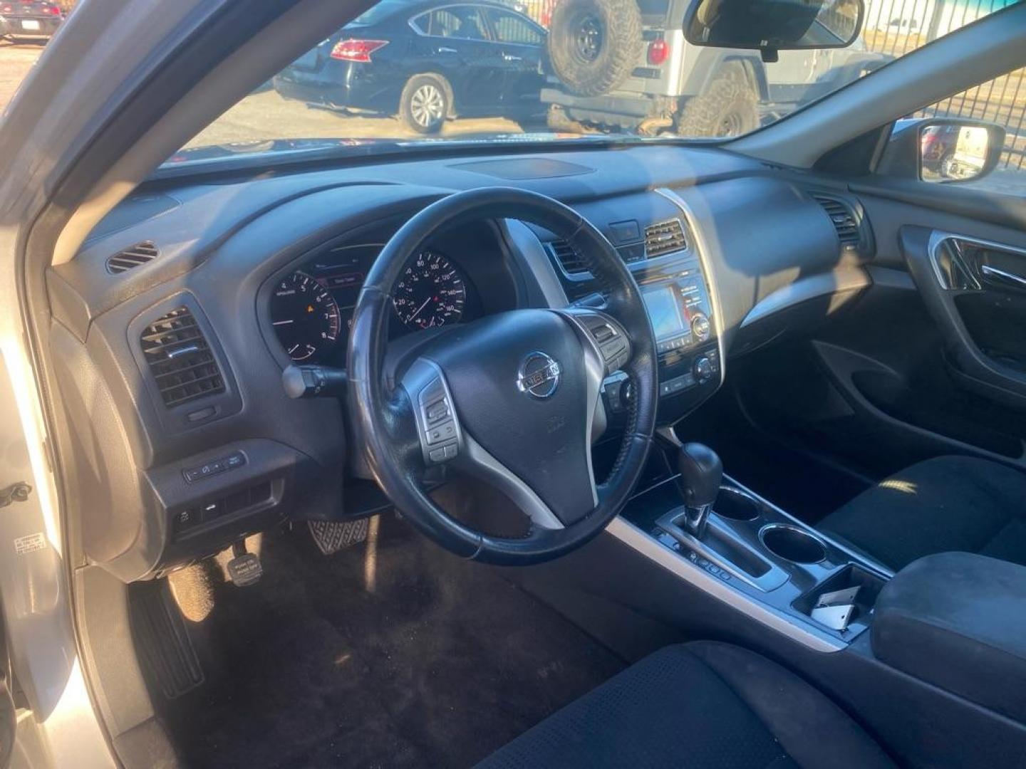 2014 SILVER NISSAN ALTIMA 2.5 (1N4AL3AP5EC) with an 2.5L engine, Continuously Variable transmission, located at 1507 S Hwy 67, Cedar Hill, TX, 75104, (972) 293-1833, 32.556370, -96.973297 - Photo#4