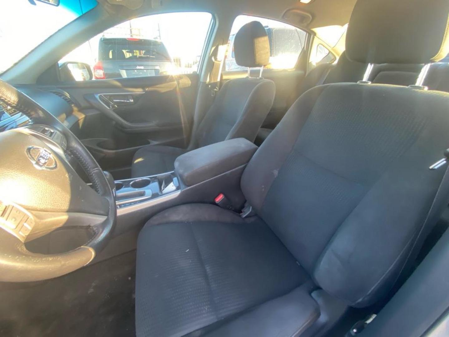 2014 SILVER NISSAN ALTIMA 2.5 (1N4AL3AP5EC) with an 2.5L engine, Continuously Variable transmission, located at 1507 S Hwy 67, Cedar Hill, TX, 75104, (972) 293-1833, 32.556370, -96.973297 - Photo#5