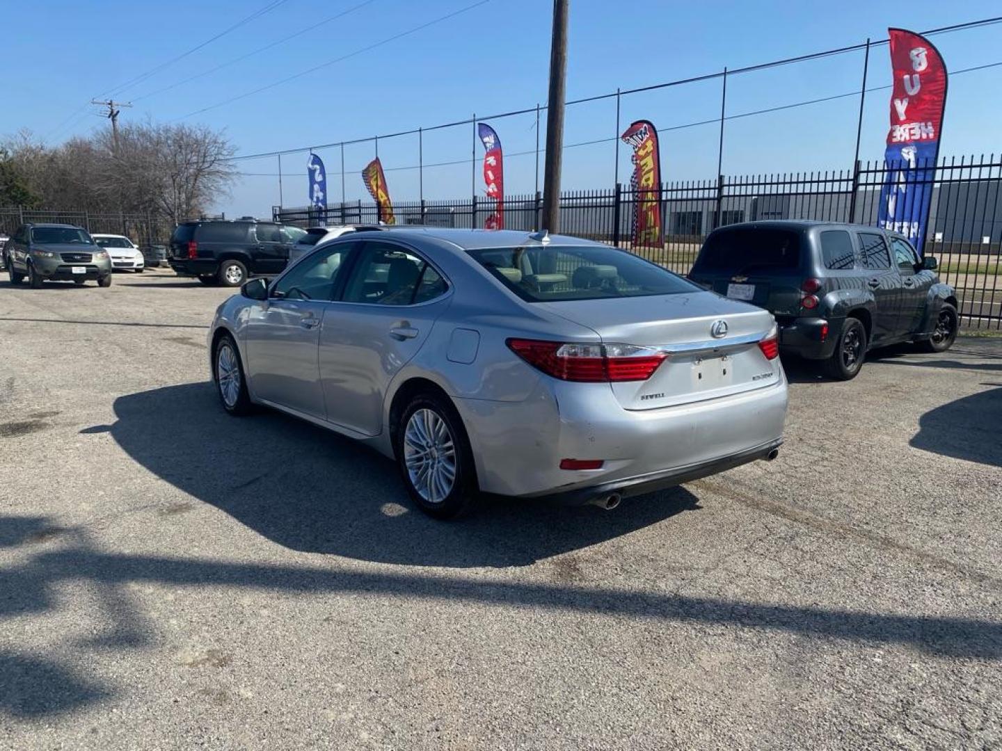 2013 SILVER LEXUS ES 350 (JTHBK1GG0D2) with an 3.5L engine, Automatic transmission, located at 1507 S Hwy 67, Cedar Hill, TX, 75104, (972) 293-1833, 32.556370, -96.973297 - Photo#3